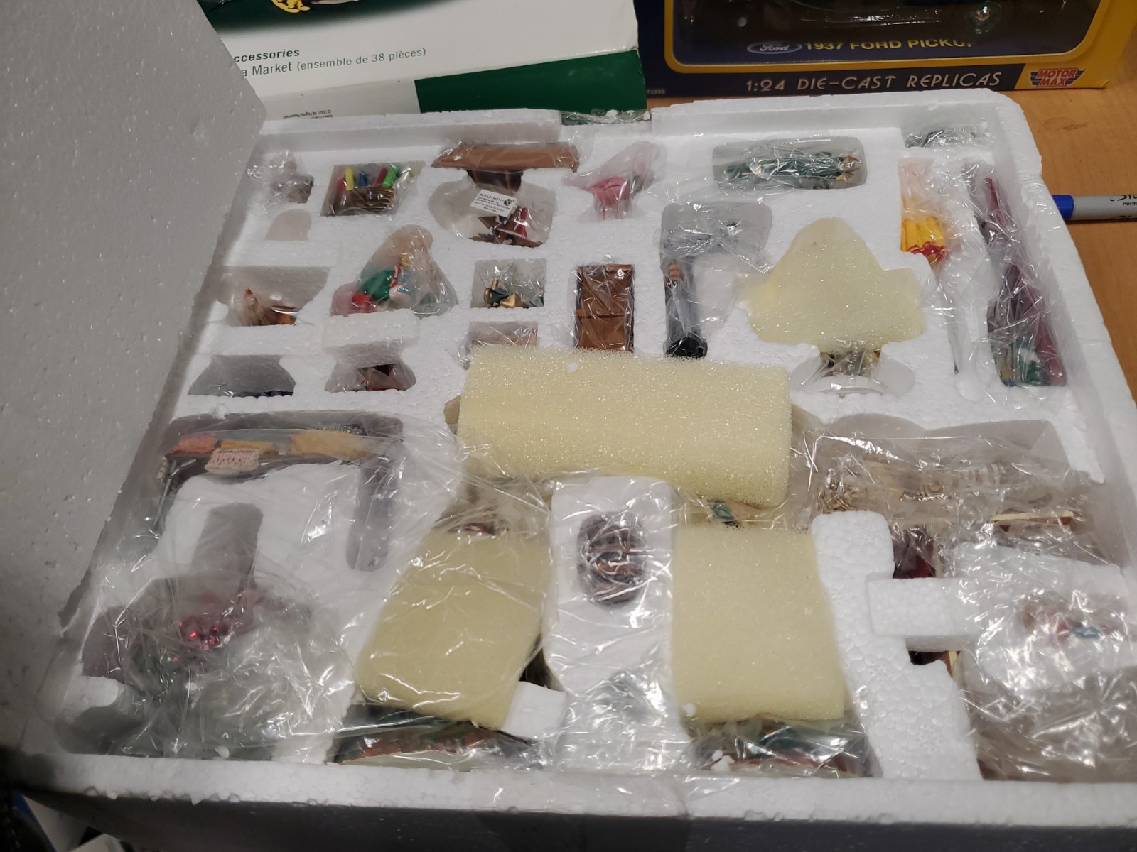Vintage Department 56 Set of 38 VILLAGE FLEA MARKET Village Accessories 52945