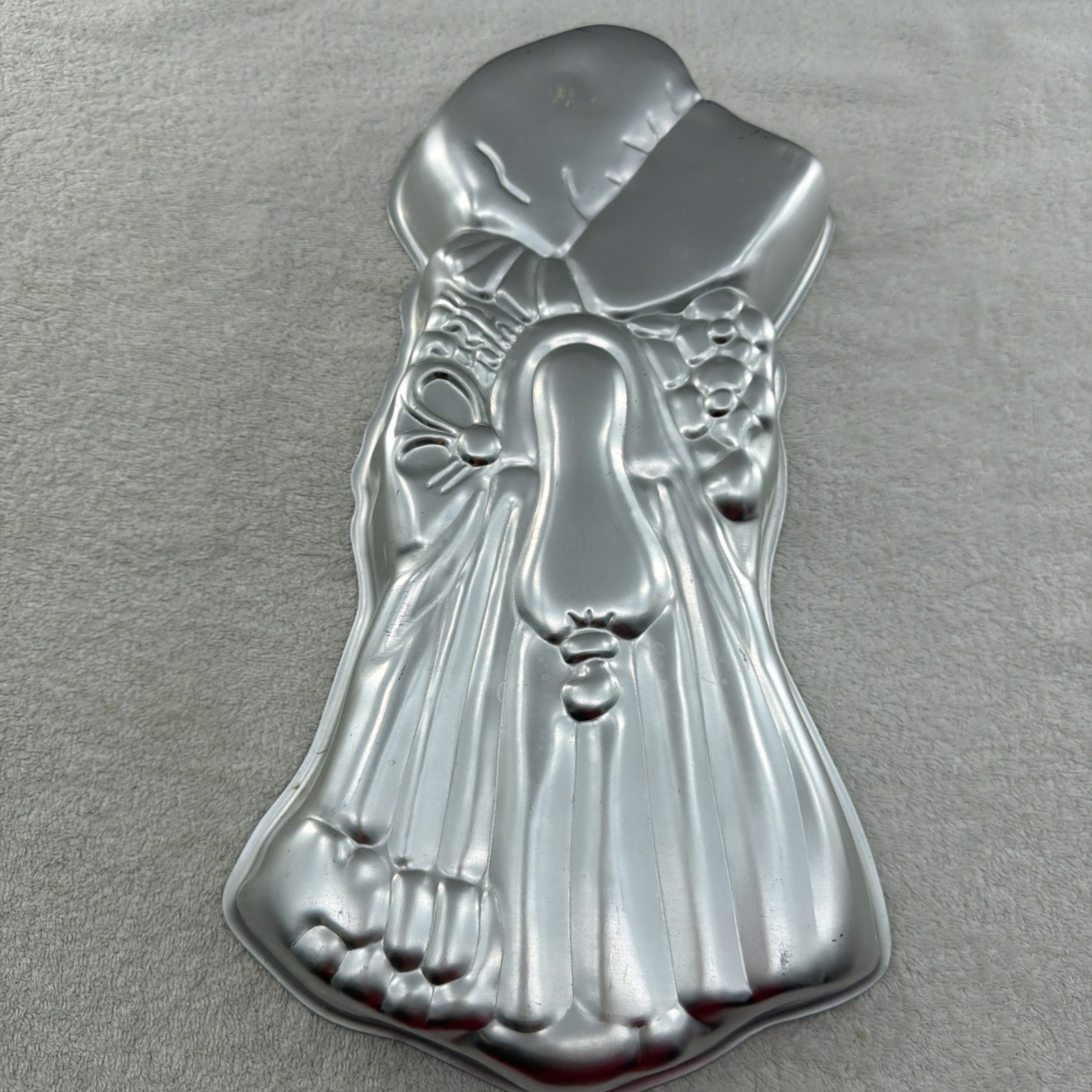 Vintage 1975 Wilton Holly Hobbie Cake Pan 502-194 American Greetings Aluminum Vintage 1975 Wilton Holly Hobbie Cake Pan 502-194 American Greetings Aluminum