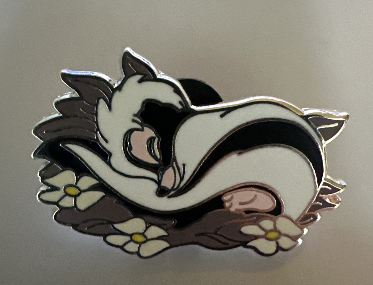 Disney Sweet Dreams Mystery Bag Pin - **FLOWER** Bambi 🌸 🦨