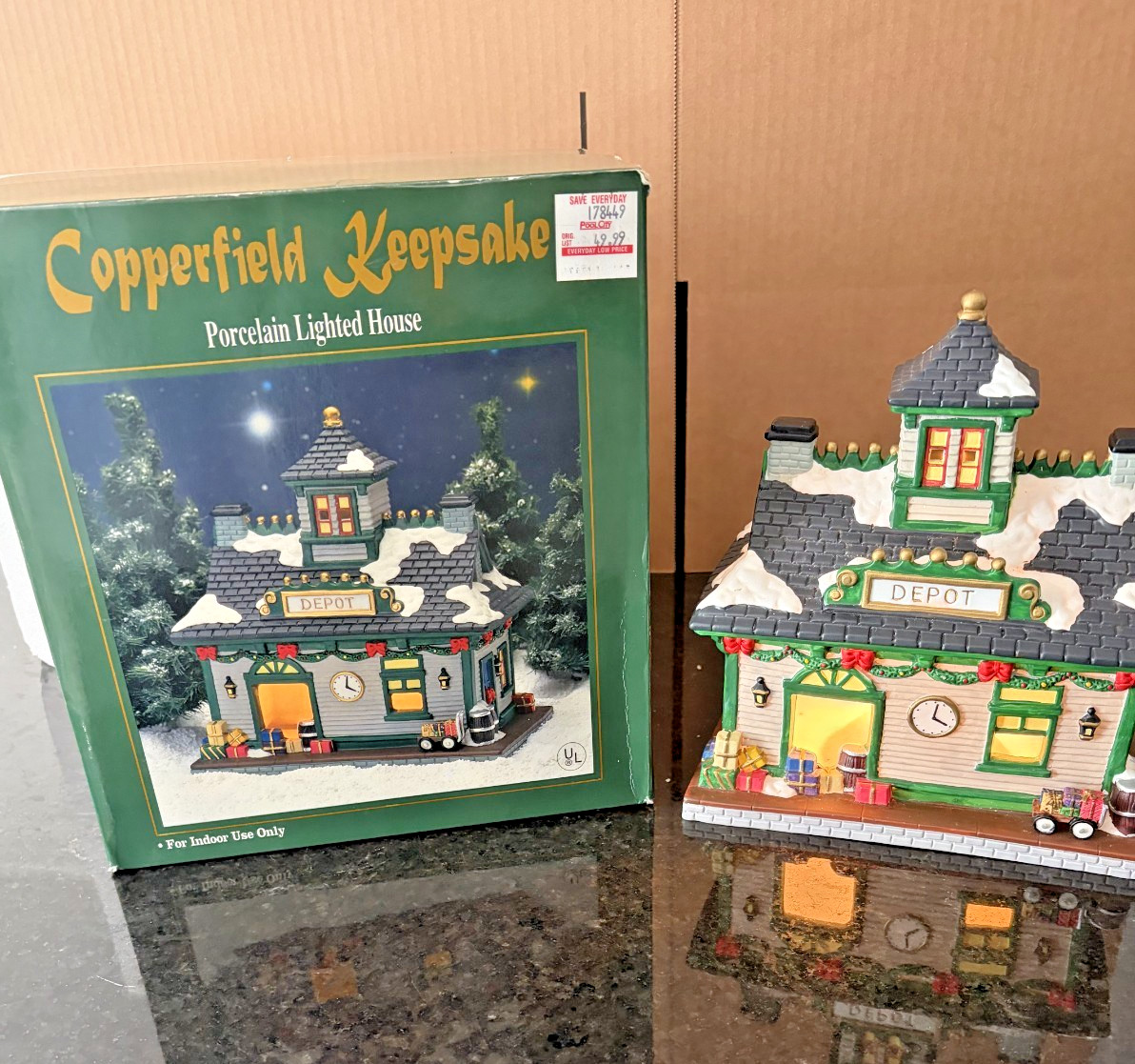 Vintage Copperfield Keepsake Porcelain Lighted Railway Station Depot w Box