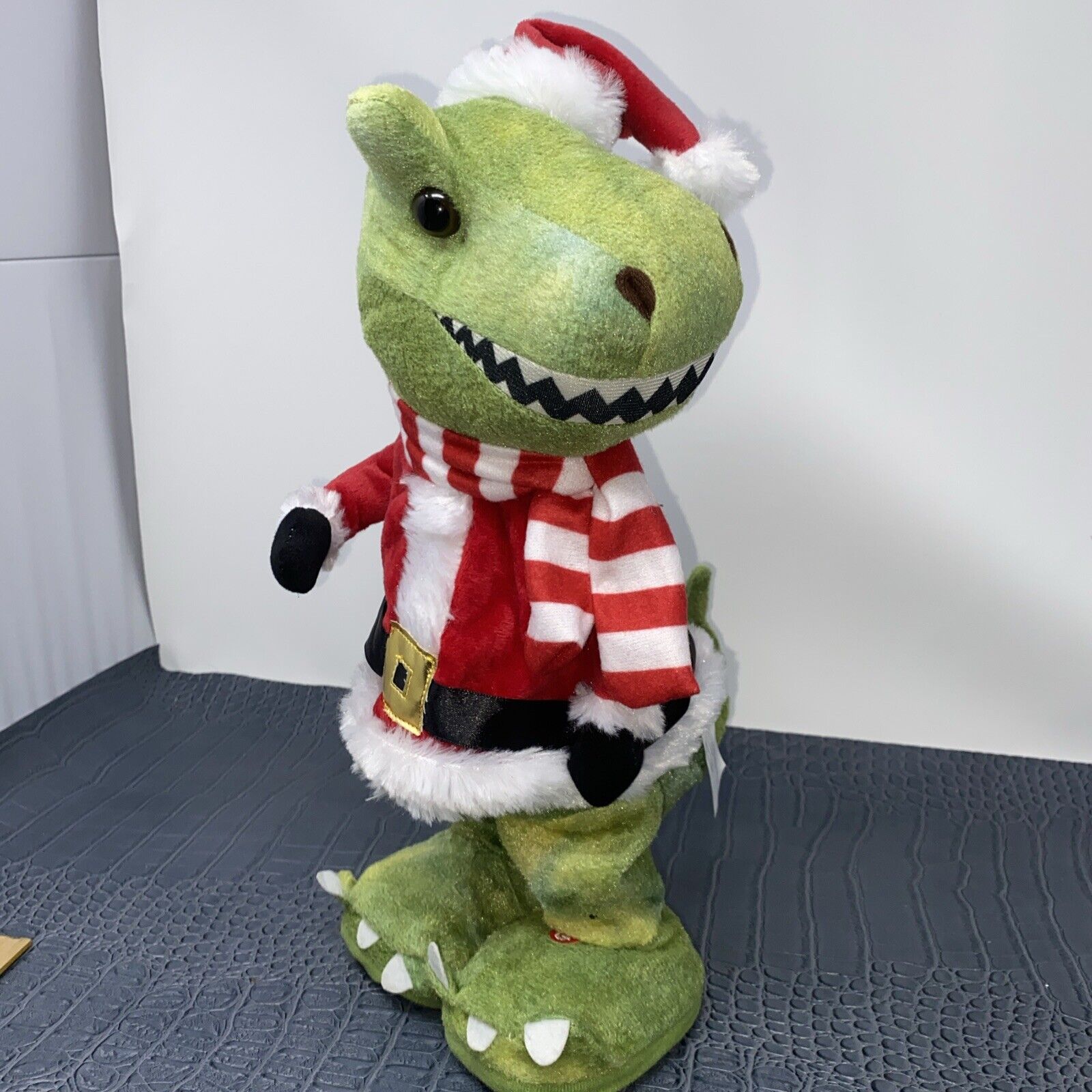 Gemmy Dancing Spinning Twerking Workout T-Rex Holiday Santa Dinosaur Funny Viral