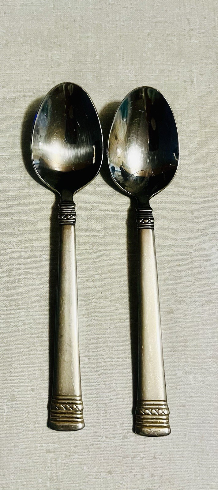 2 Oneida REMEDY 18/10 Stainless Set of 2 Teaspoons Flatware