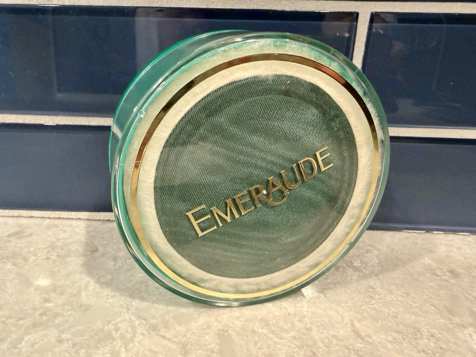 Emeraude By Coty Dusting Powder  1.75oz New Old Stock Vintage Green With Puff