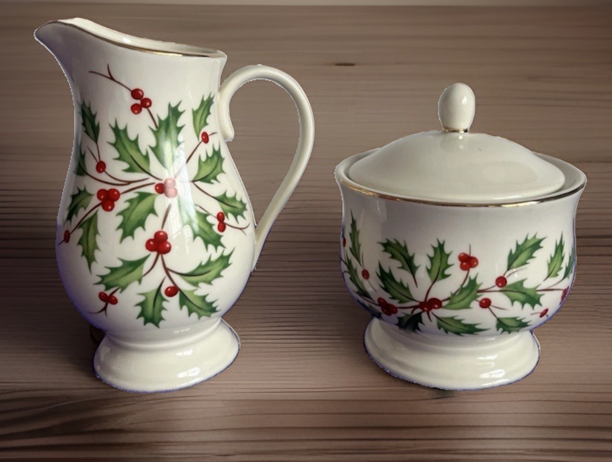 LENOX HOLIDAY Sugar & Creamer Set~Holly Leaves & Berry ~American by Design~NEW