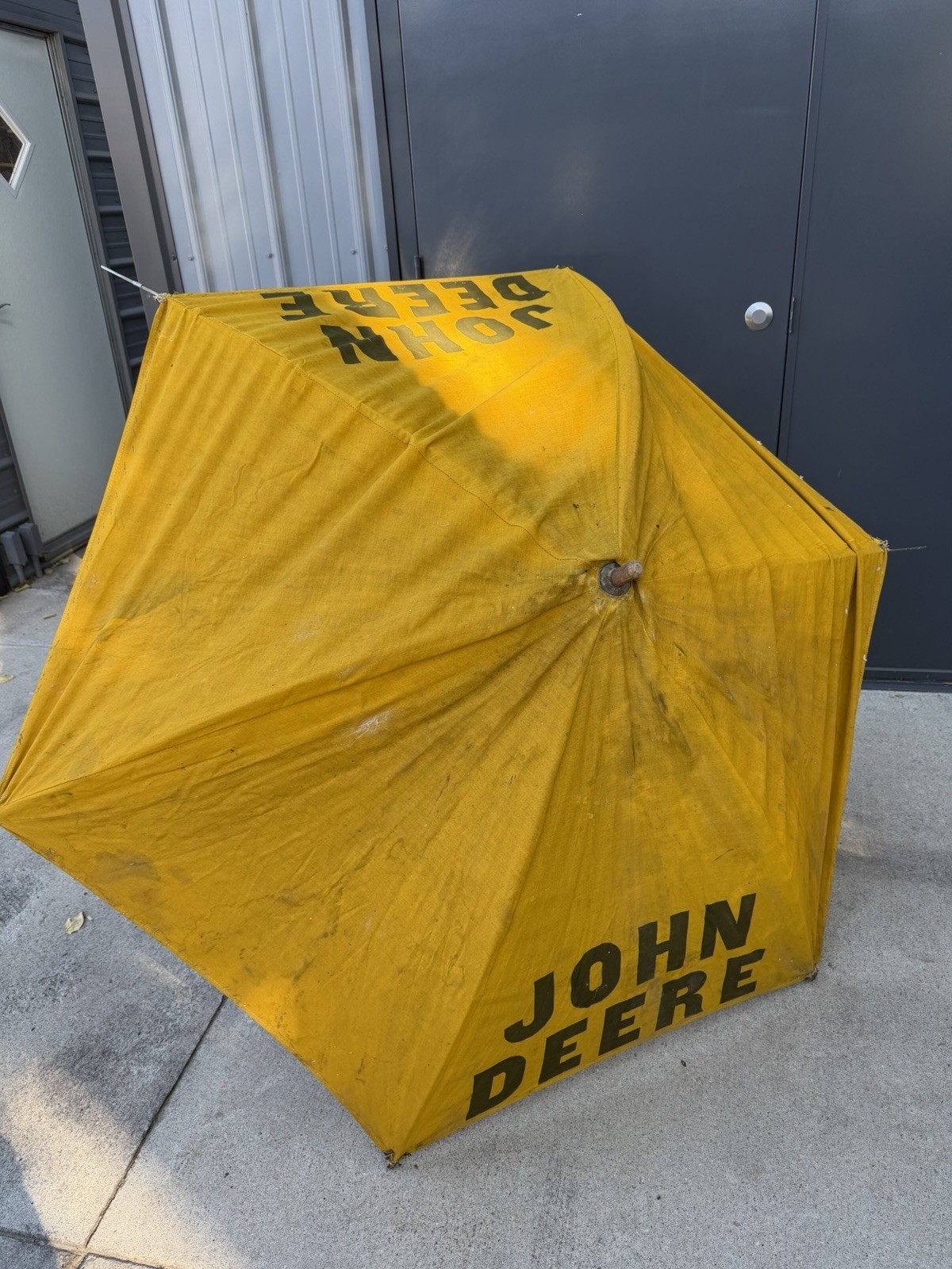 RARE Vintage John Deere Umbrella Advertising Tractor W/ Wooden Pole