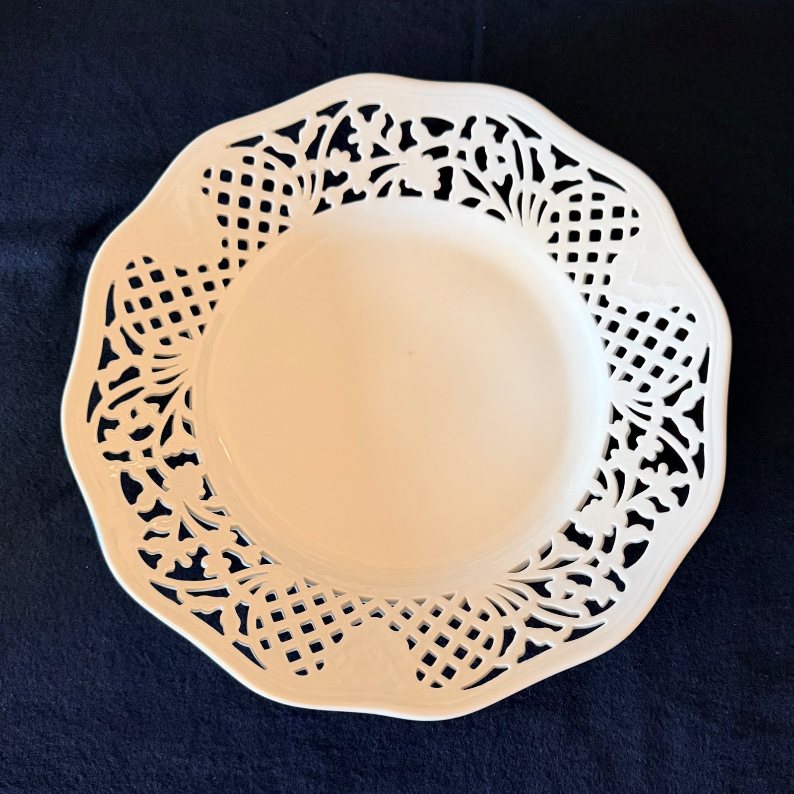 VTG Schumann Arzberg Bavaria Reticulated Porcelain Plate White 10.25 In. Ex Cond