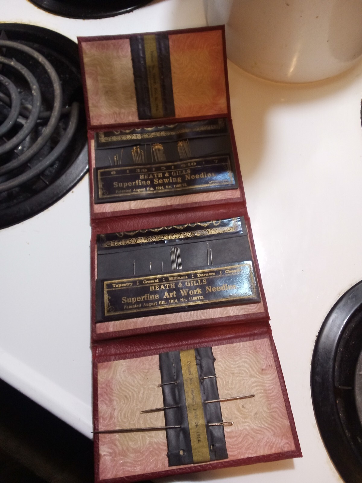 Antique Red 1914 Needle Double Folding Book, Contains Needles, 5\