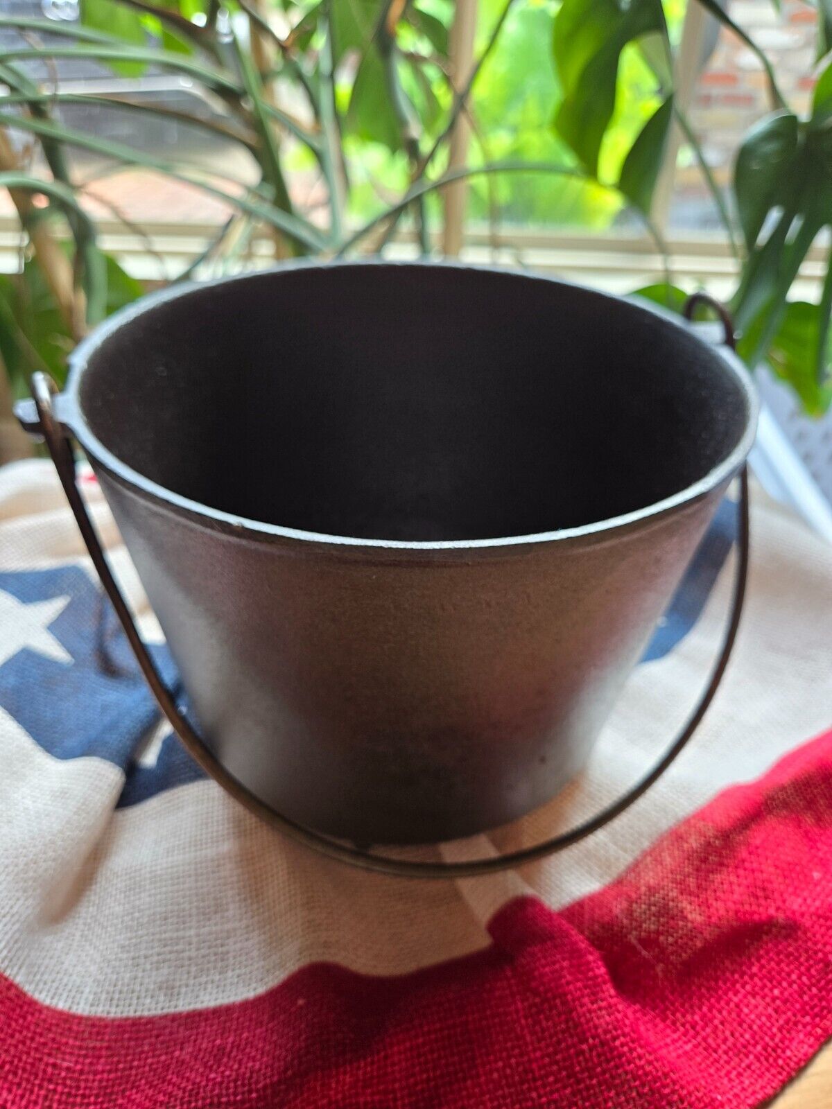 ANTIQUE #7 Cast Iron Campfire Bean Pot - Cauldron - Kettle HARD TO FIND
