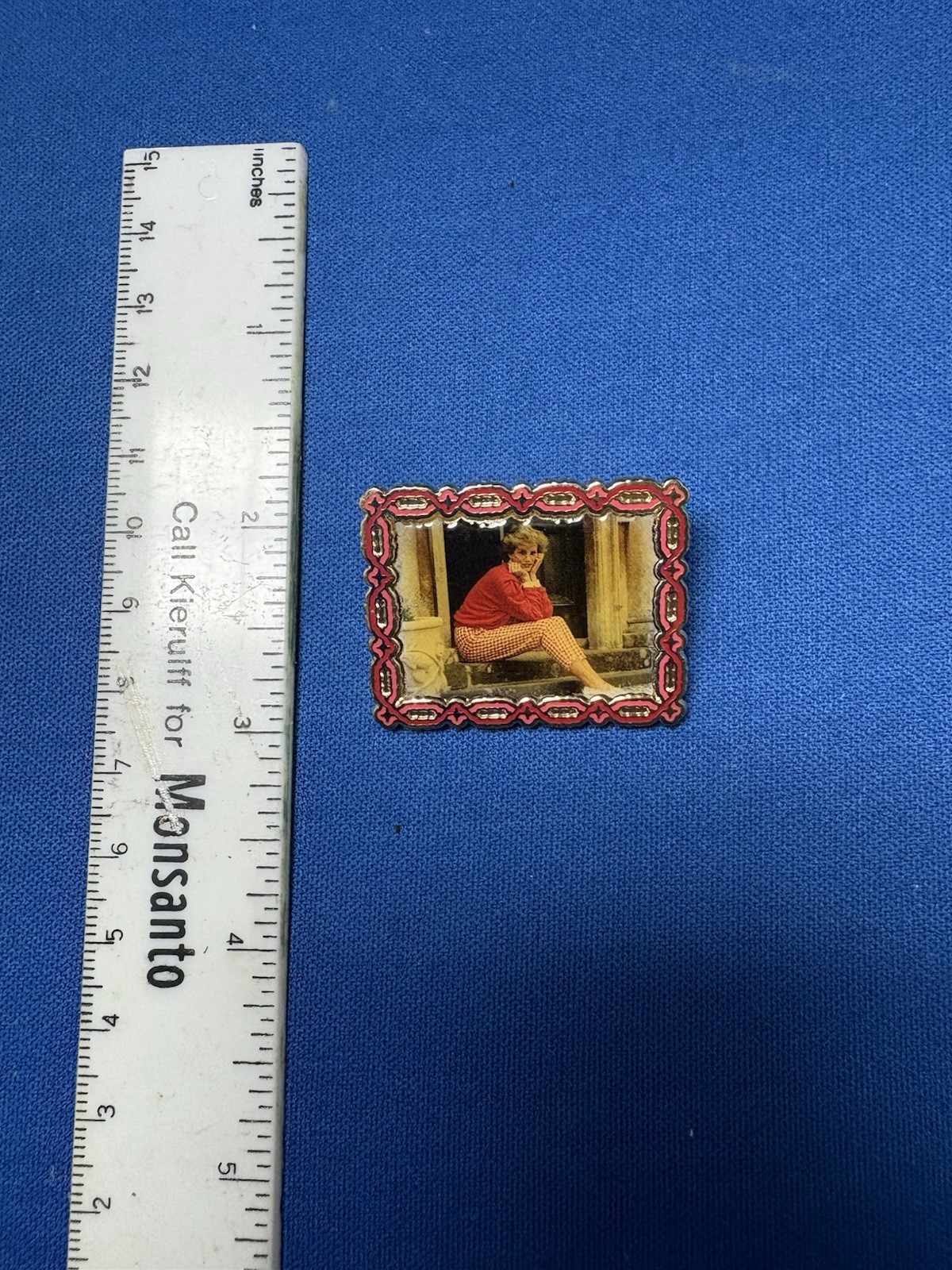 Princess Diana Pin Button Pinback  Danbury Mint Collection Gold 24