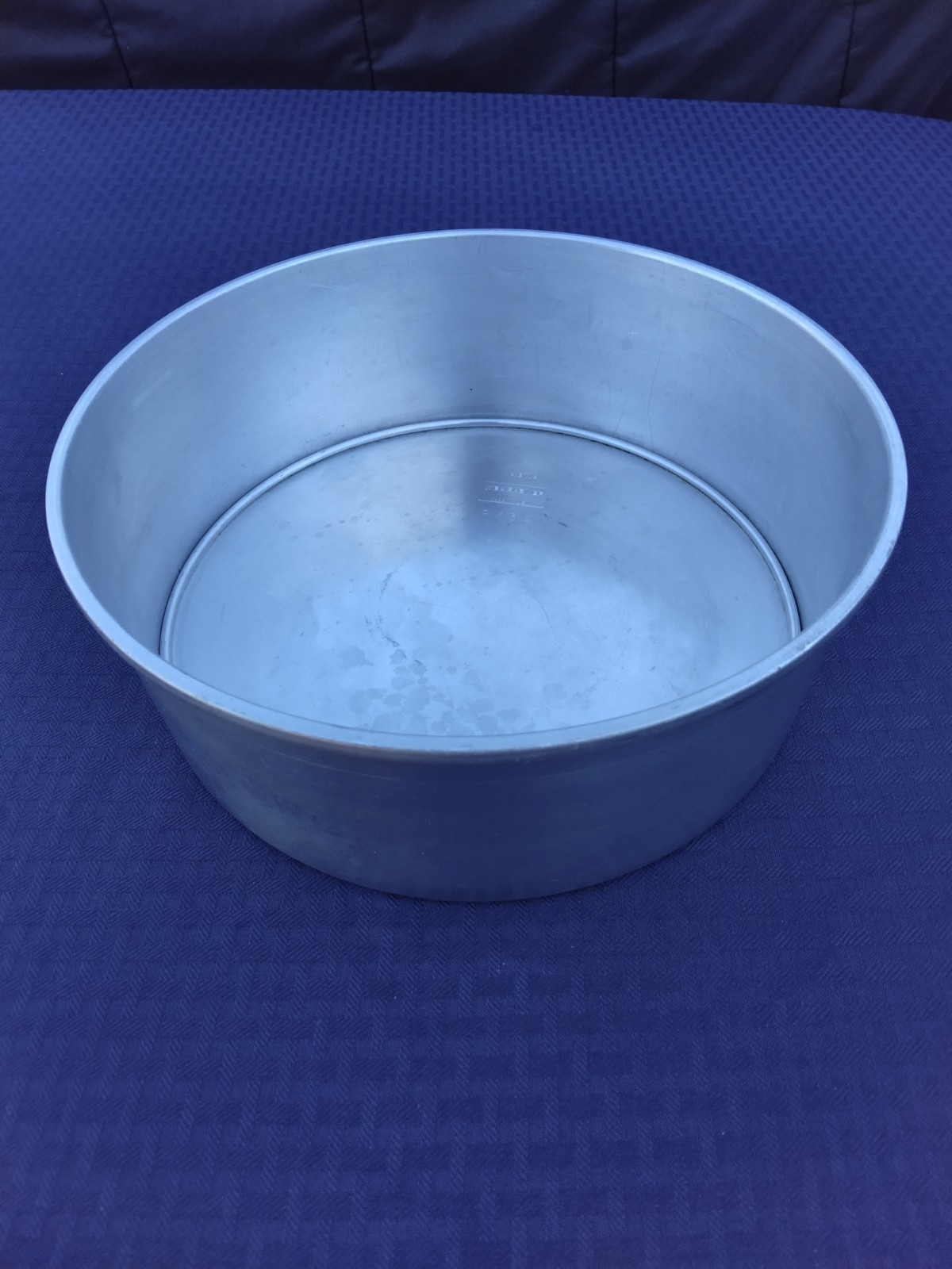 Vintage Wear Ever No.2719 2Pc. Cake Pan 9