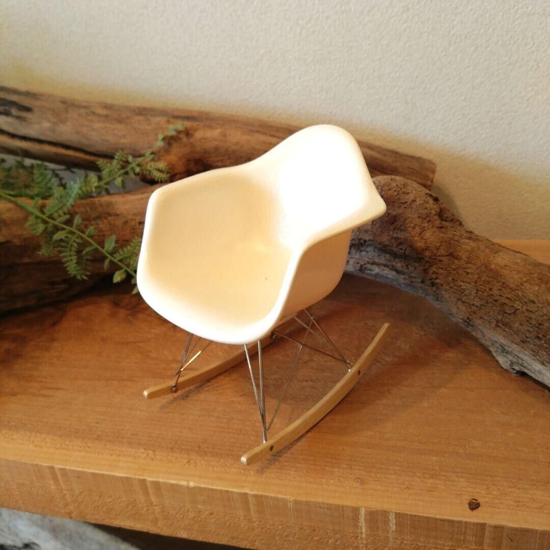 Vitra Design Museum Miniature Collection RAR Chair White Used from Japan