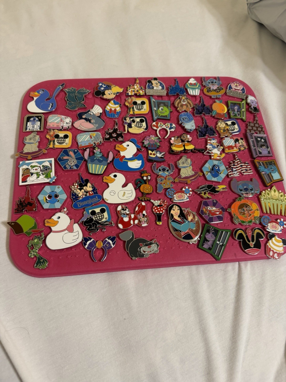 100% AUTHENTIC DISNEY PIN LOT 379 PINS