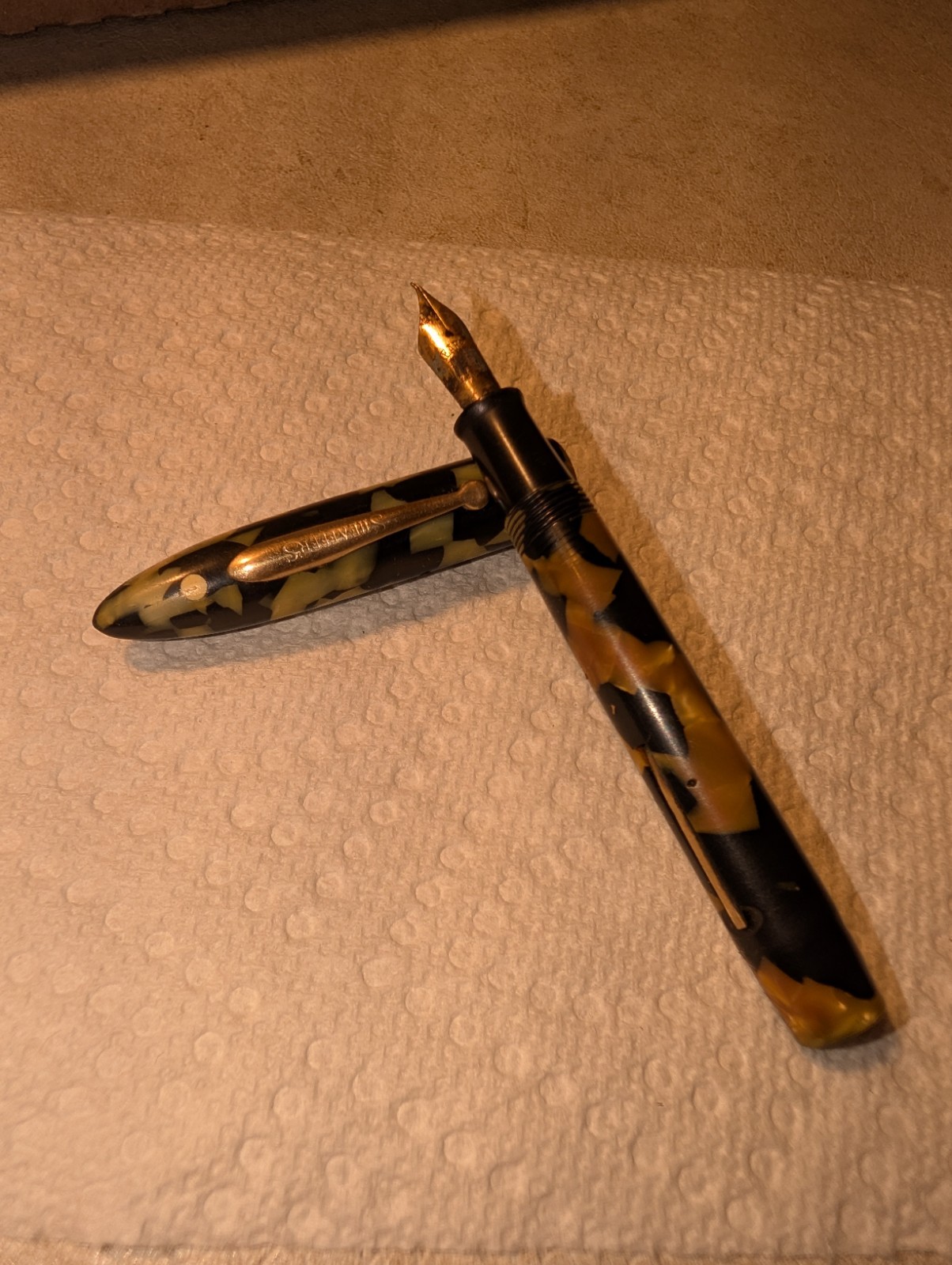 VINTAGE SHEAFFER'S FOUNTAIN PEN LIFETIME BLACK AND PEARL WHITE DOT