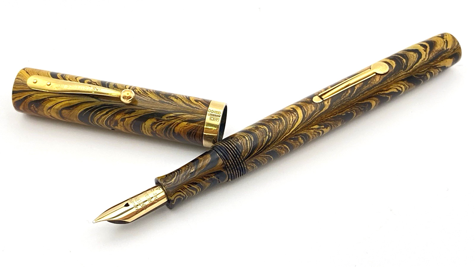 VINTAGE WATERMAN 94 FOUNTAIN PEN OLIVE RIPPLE & 9K RING 14K GOLD MEDIUM NIB USA