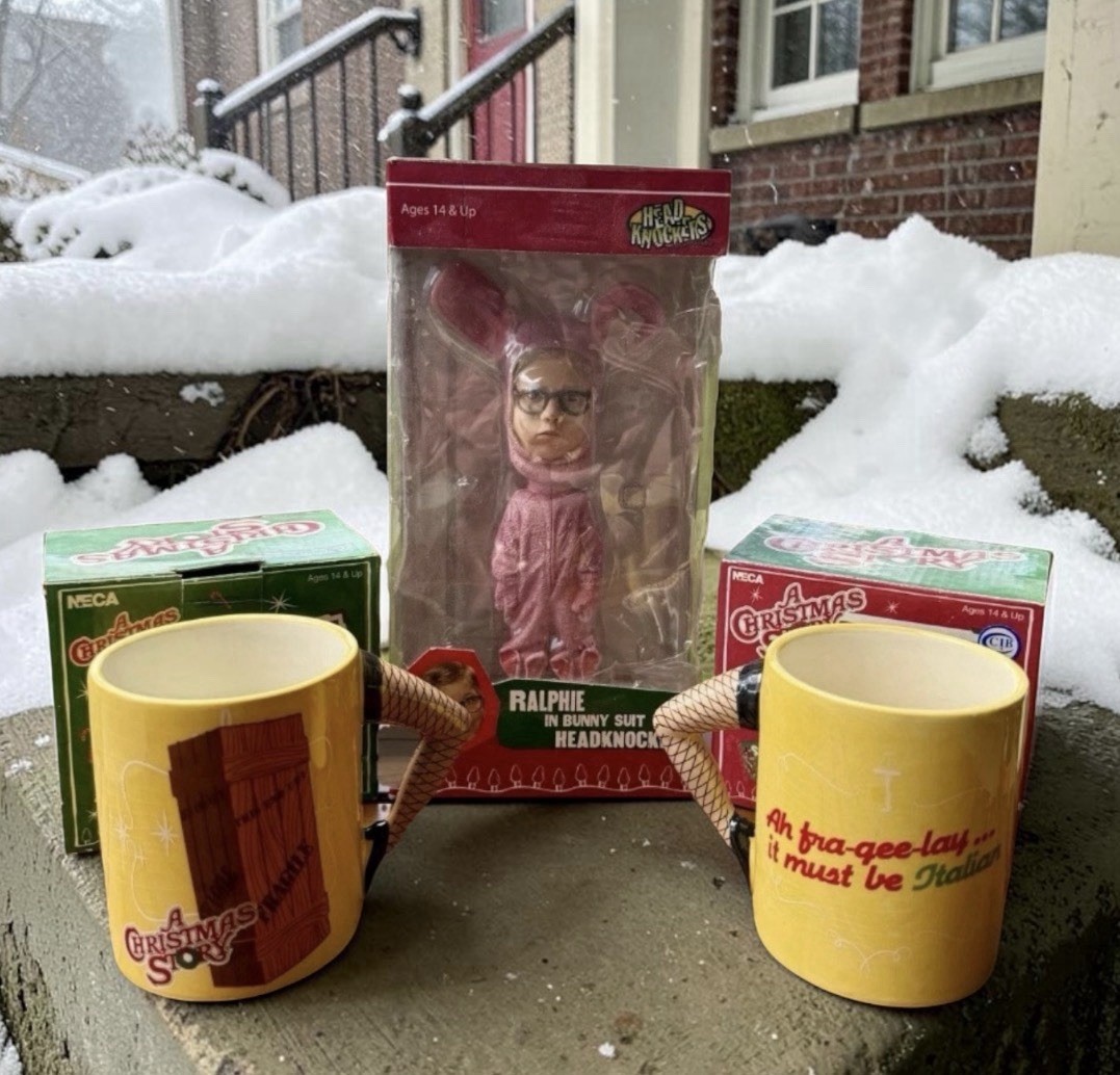 NECA A Christmas Story Lot: Ralphie Pink Bunny Suit Headknocker & Leg Lamp Mugs
