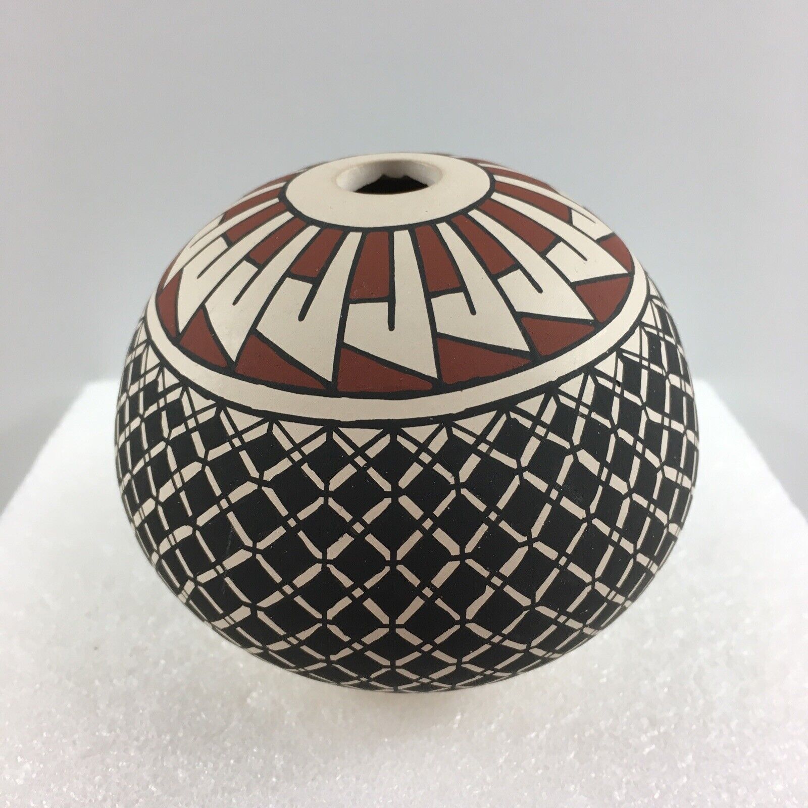 Mata Ortiz Pottery Signed Yolanda Renteria Olla Vase Folk Art Geometric Design