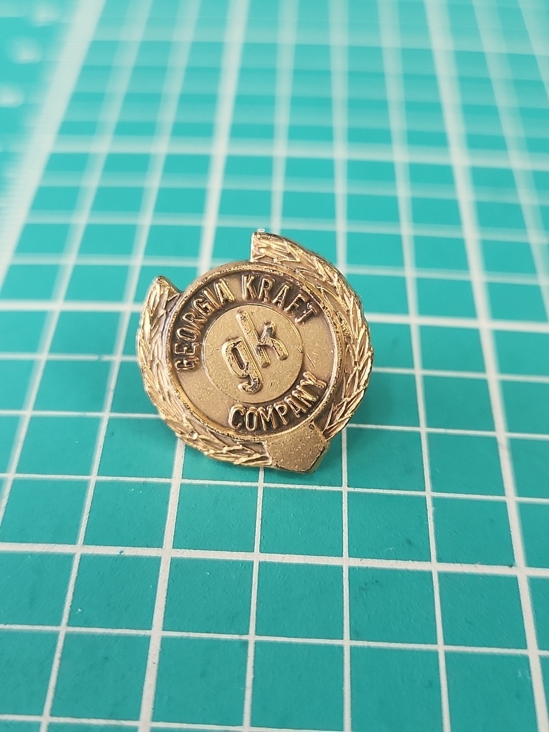 Vintage Georgia Kraft Company Gold Tone Lapel Pin