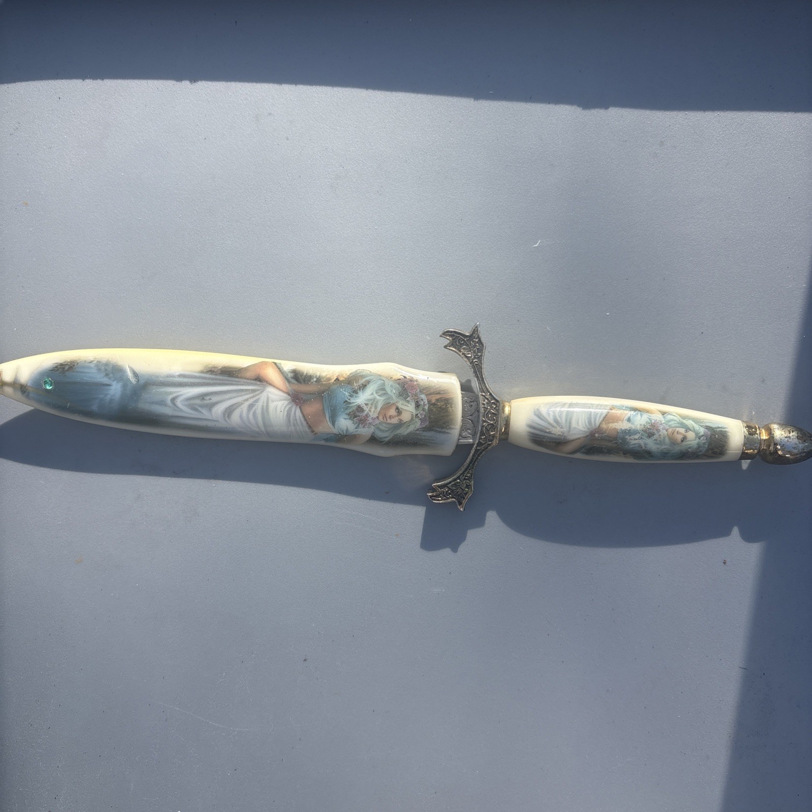 Vintage Sunken Tresure Fanacy Dagger Warrior It measures 30 centimeters.