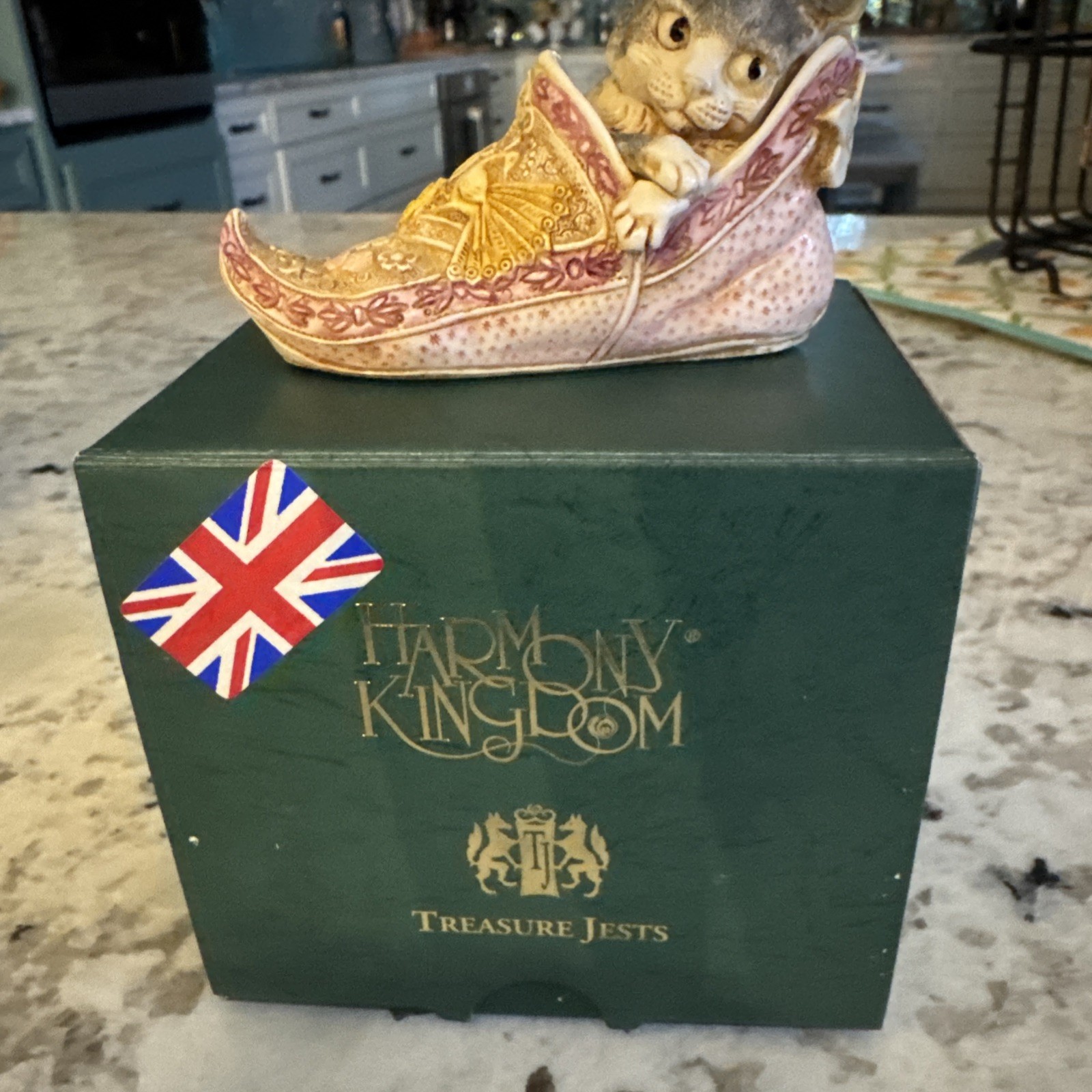 2002 Harmony Kingdom Sharazade Kitten & Aladdin Lamp in Shoe #109/3500 - England