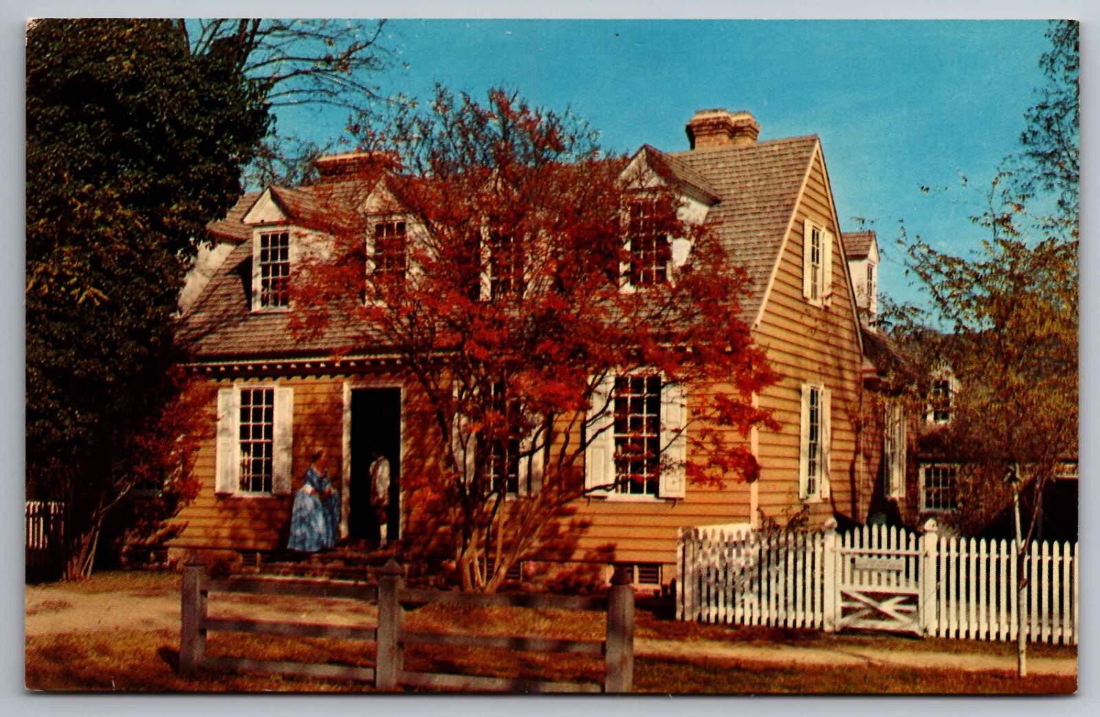 Postcard Brush-Everard House Williamsburg Virginia  E 22