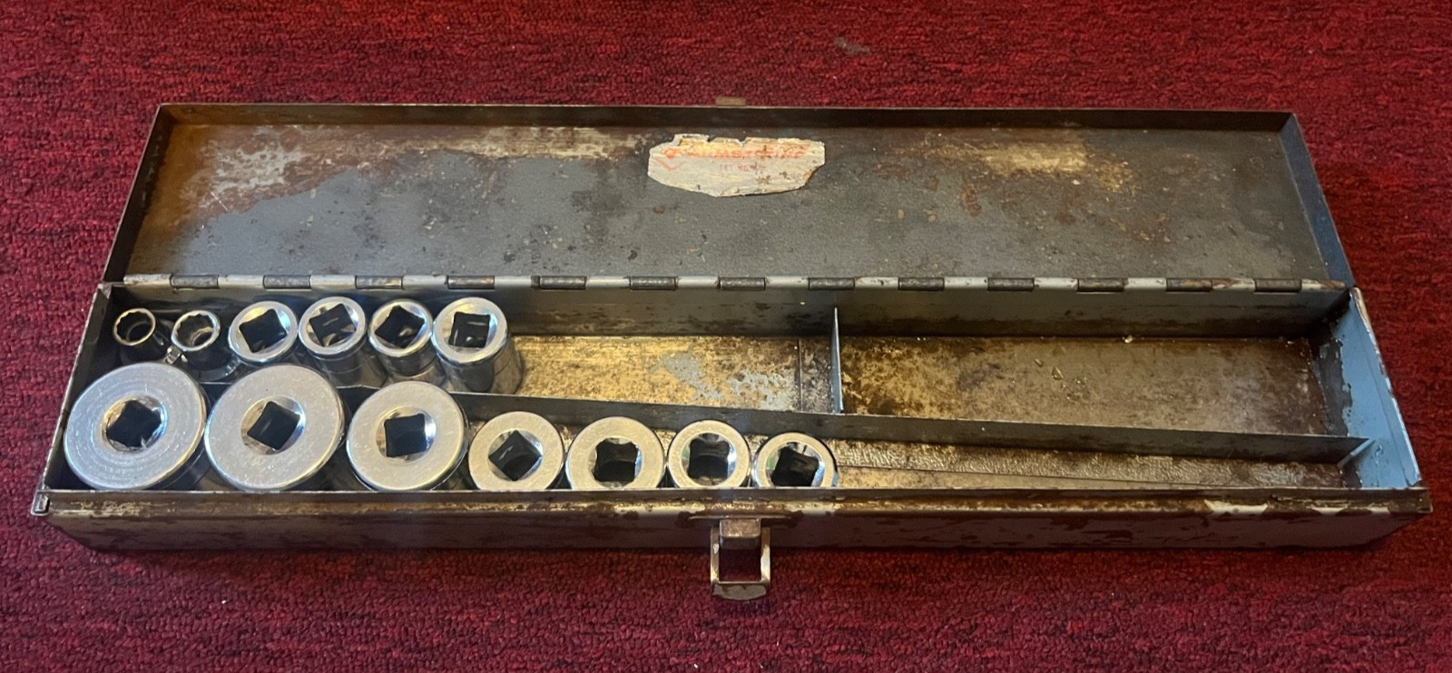 Vintage 13pc Armstrong Socket Set w/ Metal Armstrong Toolbox