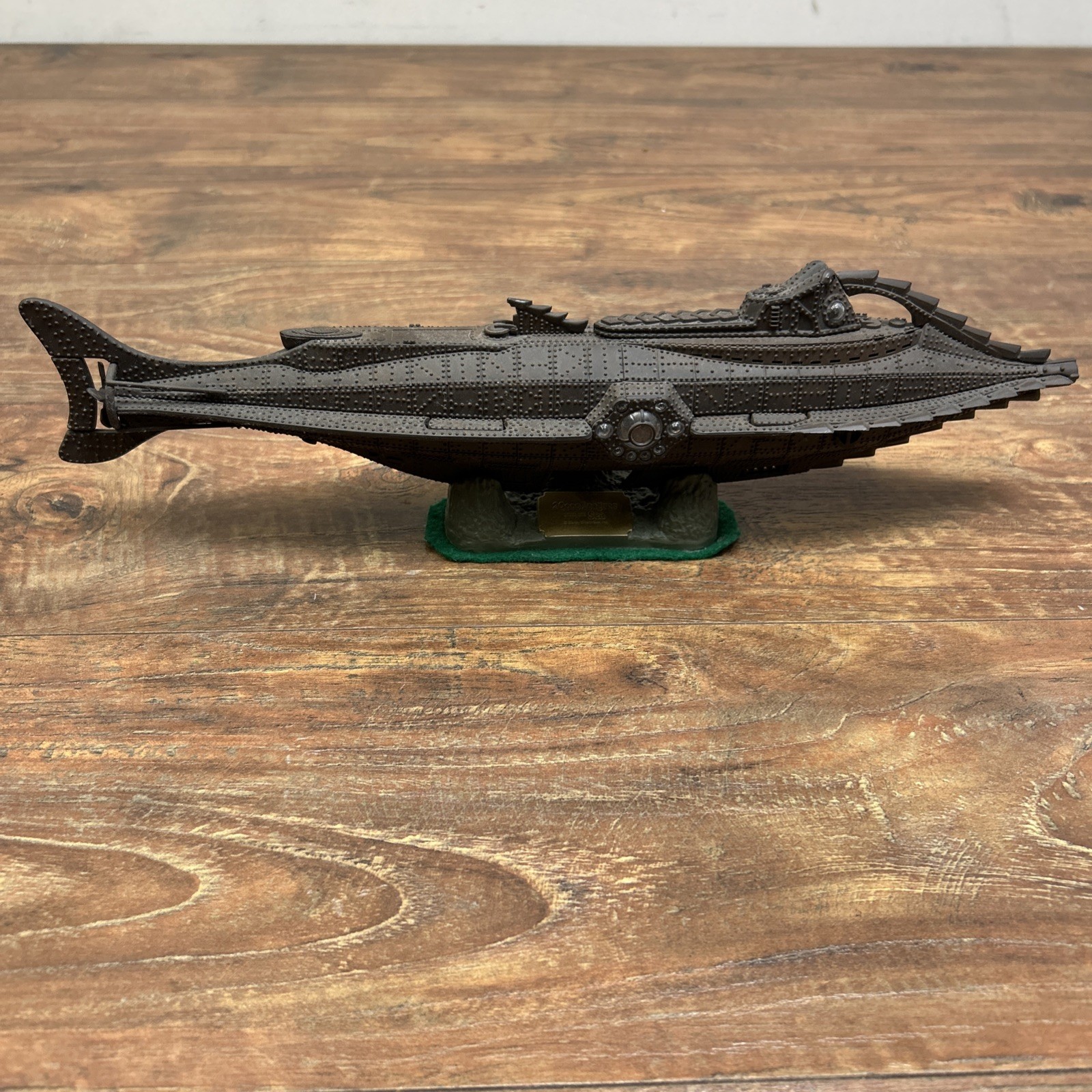 X-Plus Nautilus 20,000 Leagues Under The Sea Figure Disney Captain Nemo 2001