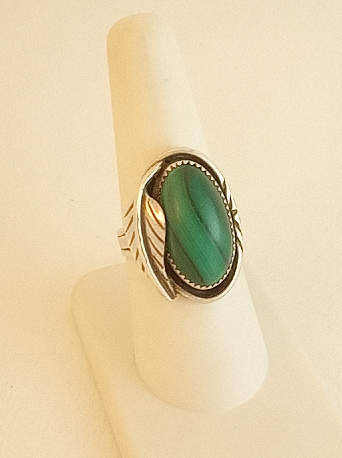 Vintage Navajo malachite sterling silver ring leaf feather sz 7.5 fox hallmark