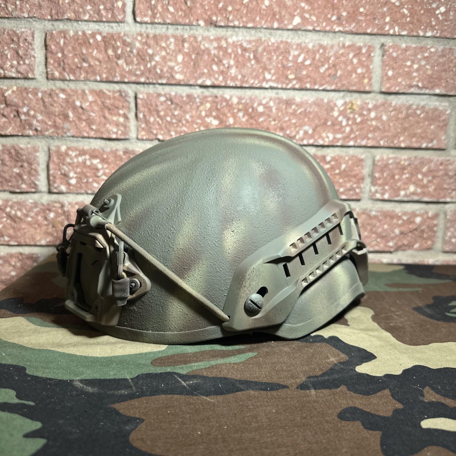 Protech Delta 4 Large Midcut Ballistic Helmet Protech Delta 4 Large Midcut Ballistic Helmet