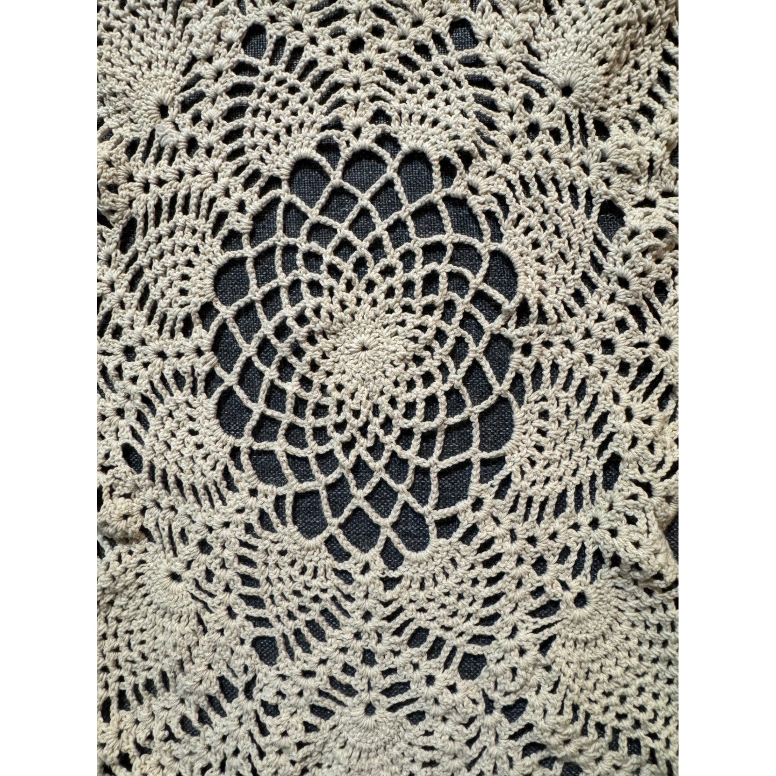 Vintage Handmade Crochet Lace Table Runner Doily Beige Pineapple Scalloped 24
