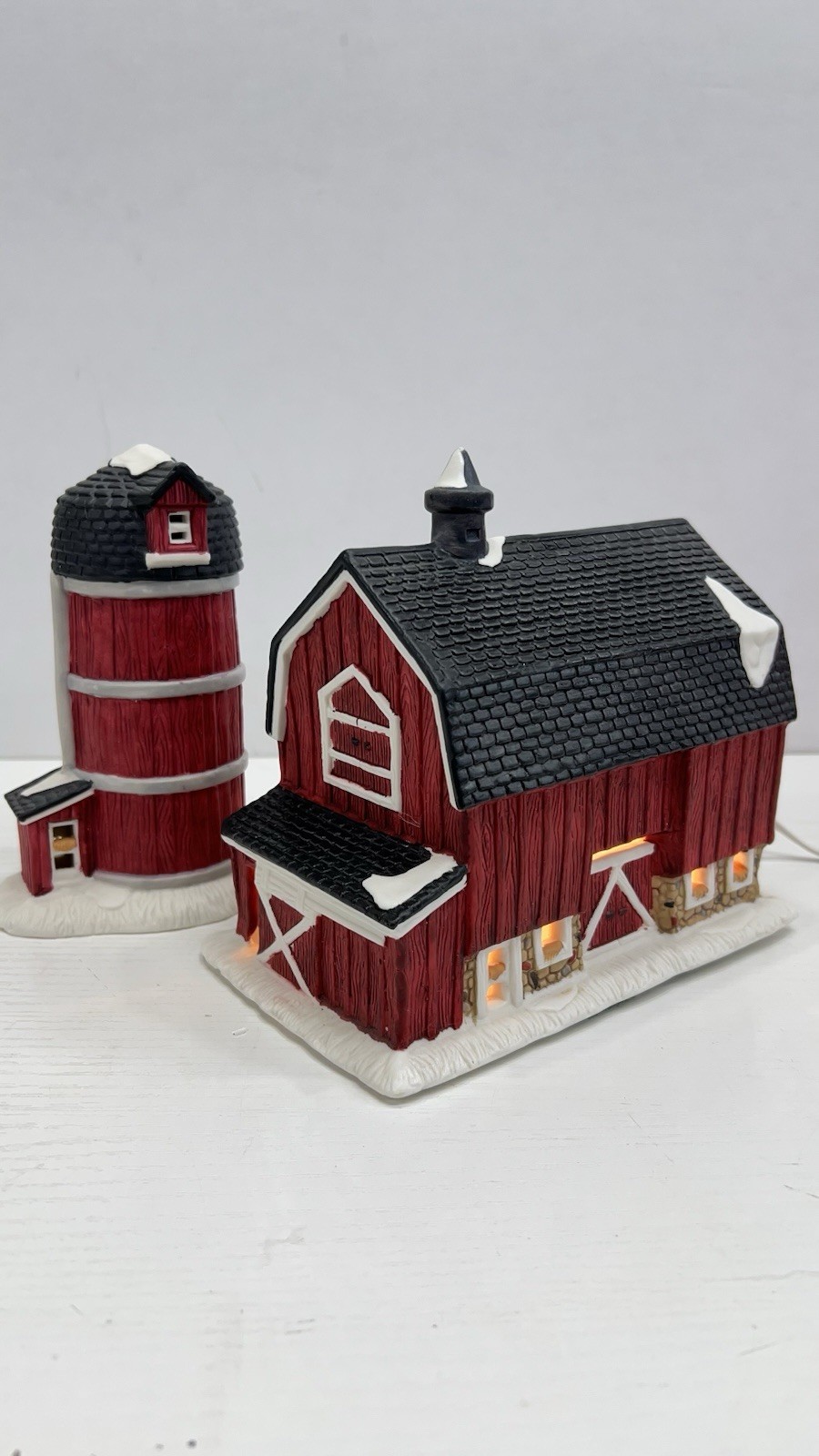 Heartland Valley Village “Village Barn & Silo” Deluxe Edition 1997 Excellent 