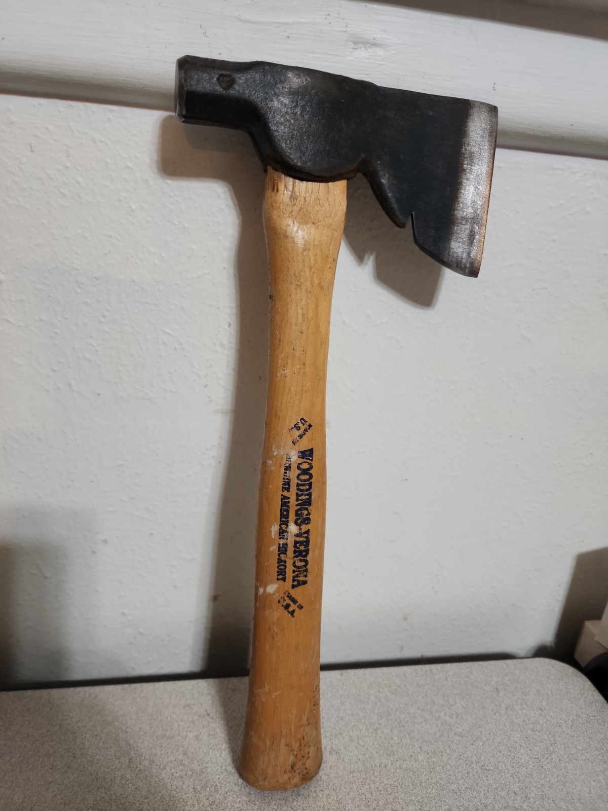 WOODINGS VERONA 30.6 OUNCES CARPENTER\'S HALF HATCHET *VERY GOOD CONDITION*