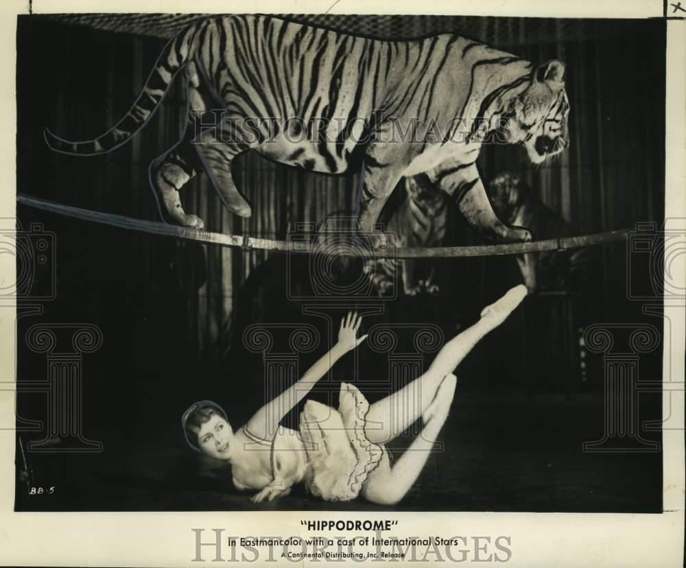 1961 Press Photo Margit Nunke and Raja perform in movie \