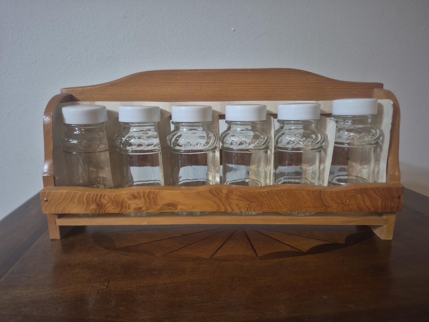 Vintage Made In Taiwan Wooden Spice Rack 6 Clear Bottles  Collectable New