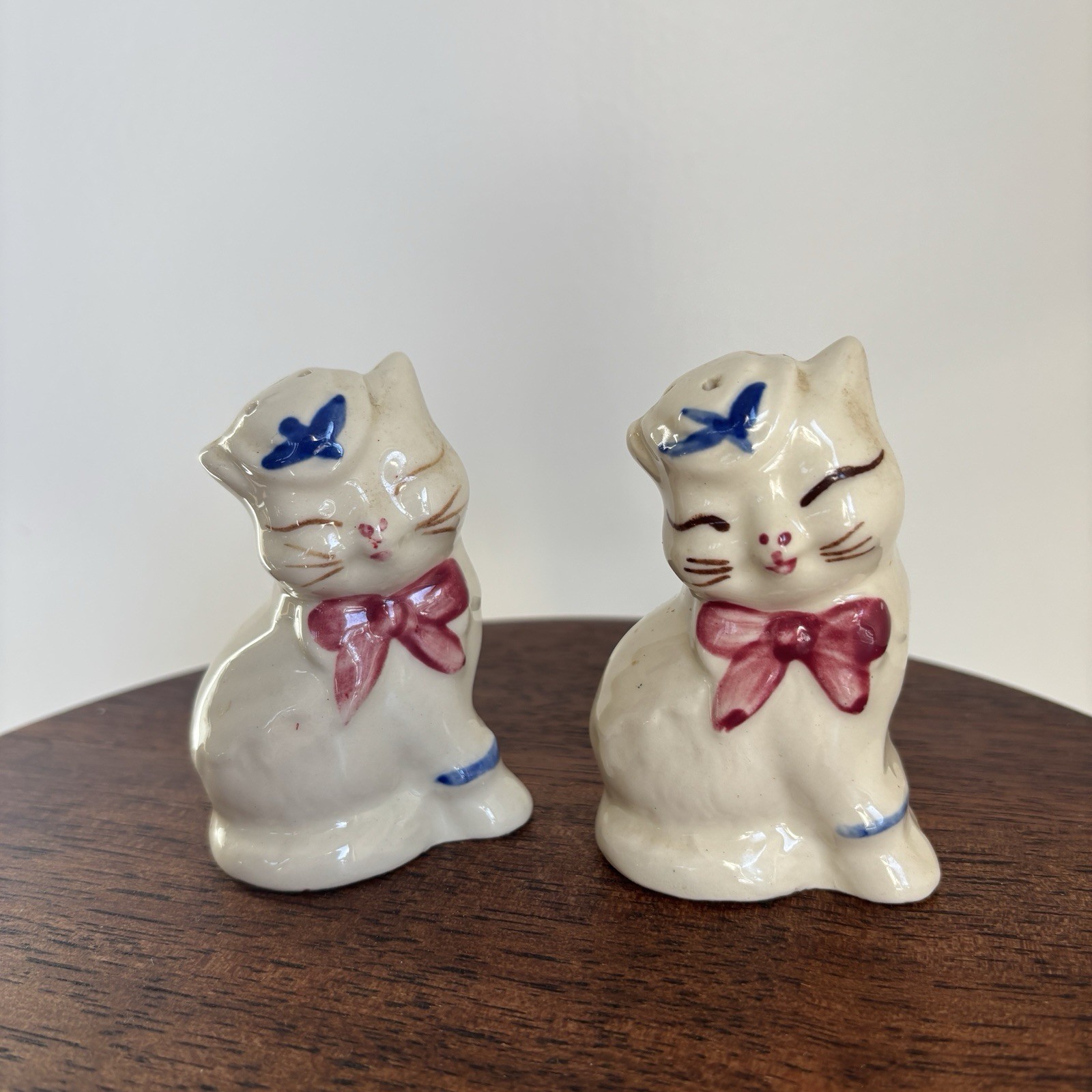 Vintage Shawnee Puss ’N Boots Cat Salt and Pepper Shakers, Cream Pottery Kittens