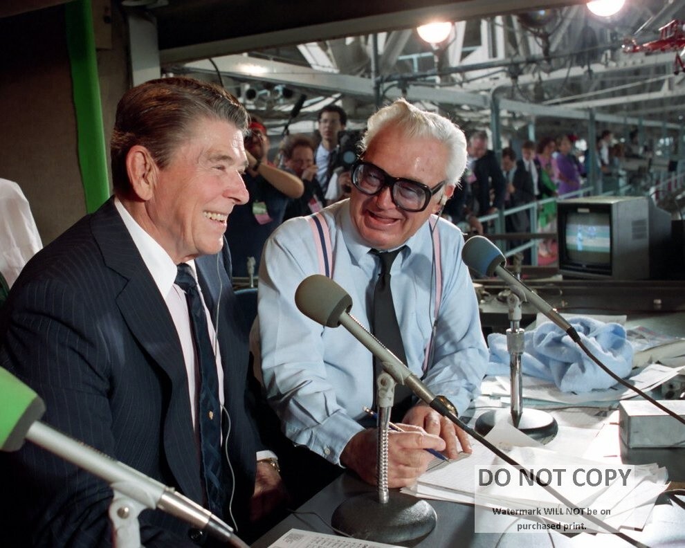RONALD REAGAN IN THE PRESS BOX w/ HARRY CARAY CHICAGO CUBS 8X10 PHOTO (DD-161)