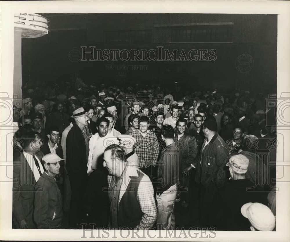 1956 Press Photo Longshoremen gather at Canal and Front Streets. - noc53149
