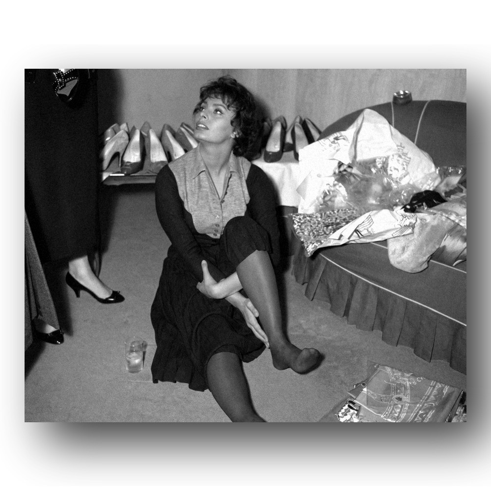 Sophia Loren Photo 8x10 Stunning Glamour Portrait Classic Hollywood Star