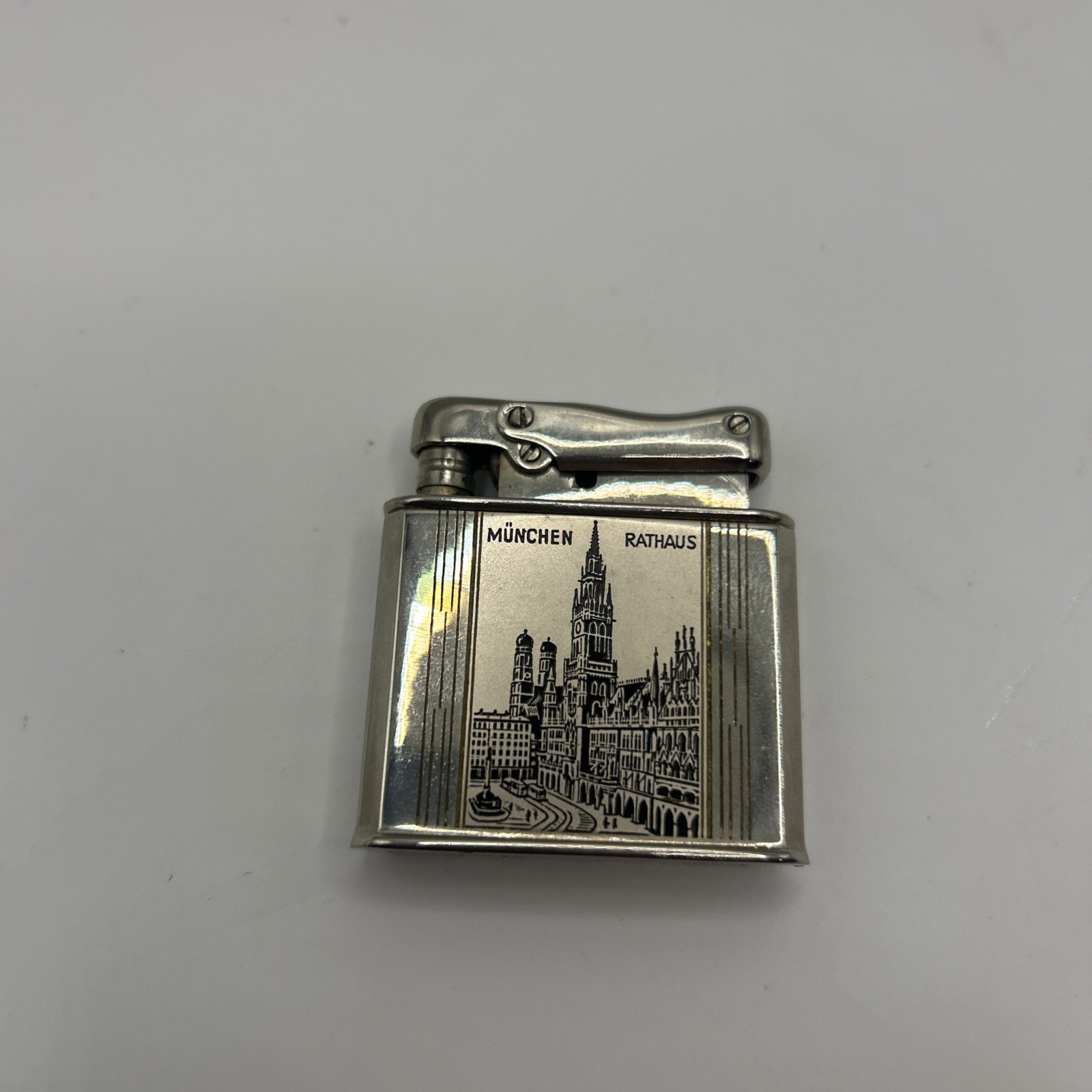 Vintage Münchner Feuerzeug-Centrale Lift-Arm Lighter Vintage Münchner Feuerzeug-Centrale Lift-Arm Lighter