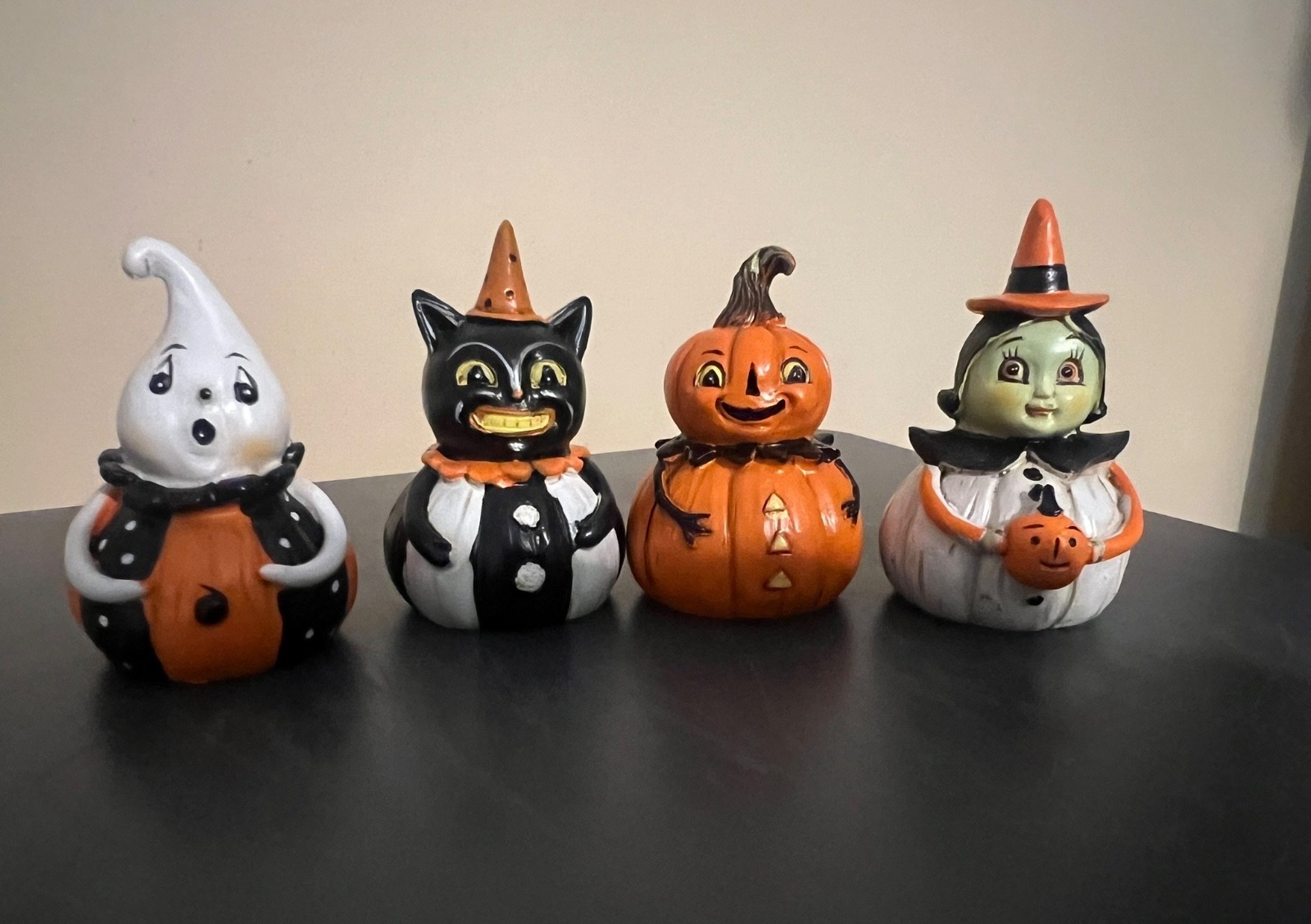 Johanna Parker mini 2.5in Halloween Hand Painted Resin Witch Pumpkin Ghost Cat