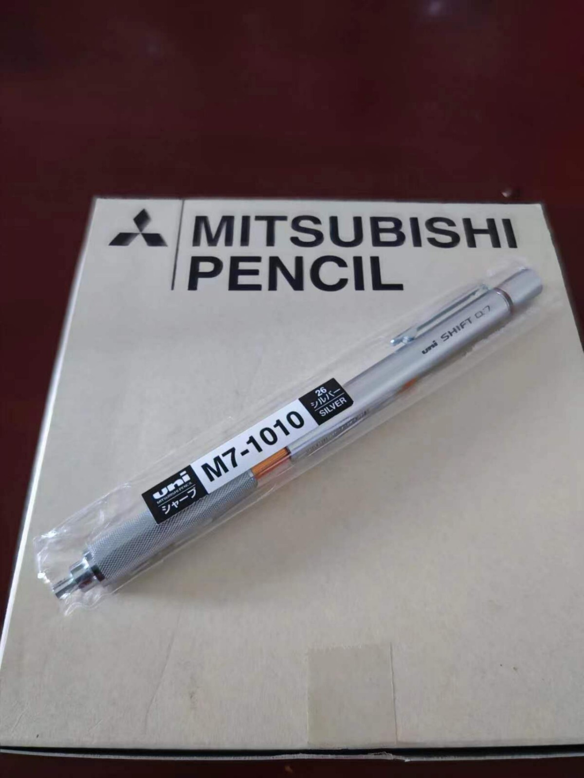 UNI SHIFT Mechanical Pencil M7-1010 Low Center of Gravity Drawing 0.7mm UNI SHIFT Mechanical Pencil M7-1010 Low Center of Gravity Drawing 0.7mm