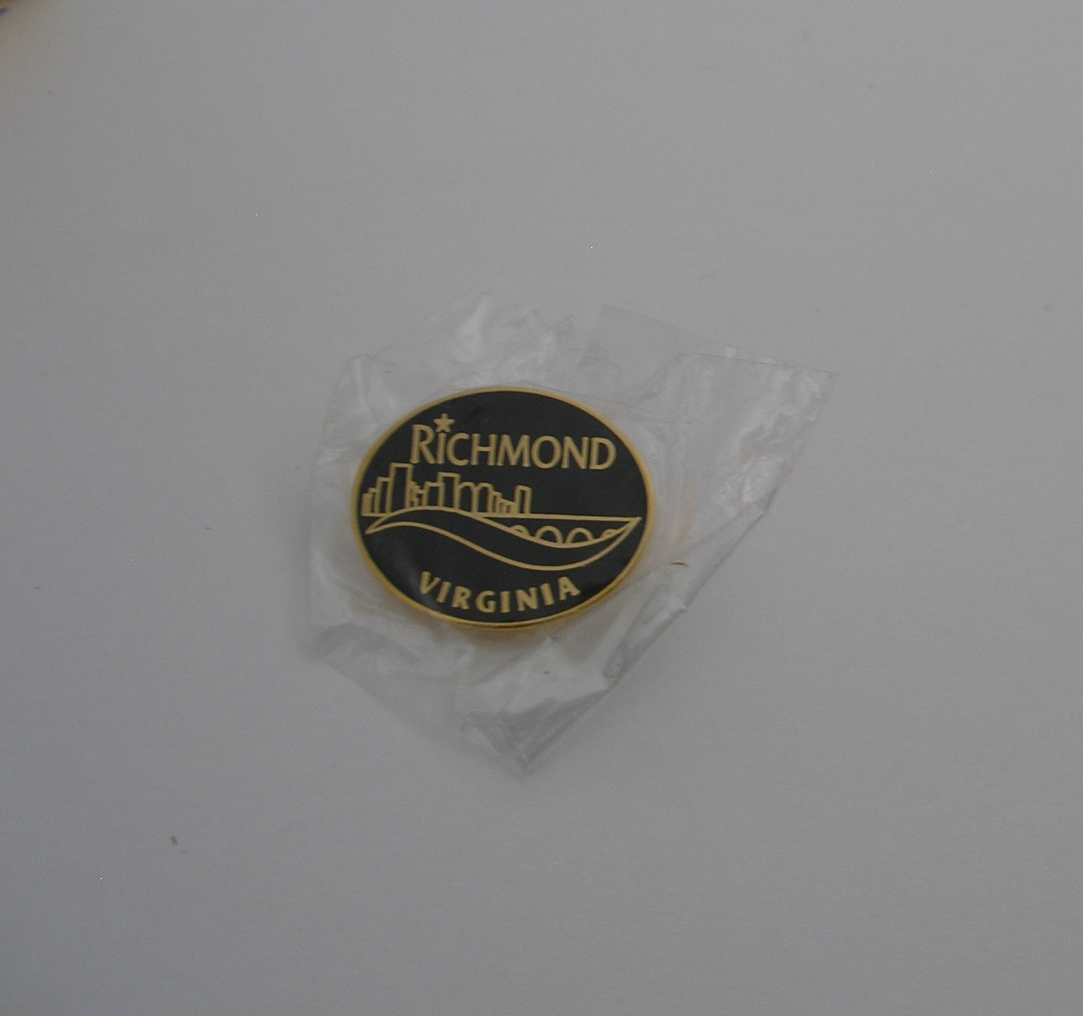 Vintage  RICHMOND Virginia VA Lapel Pin