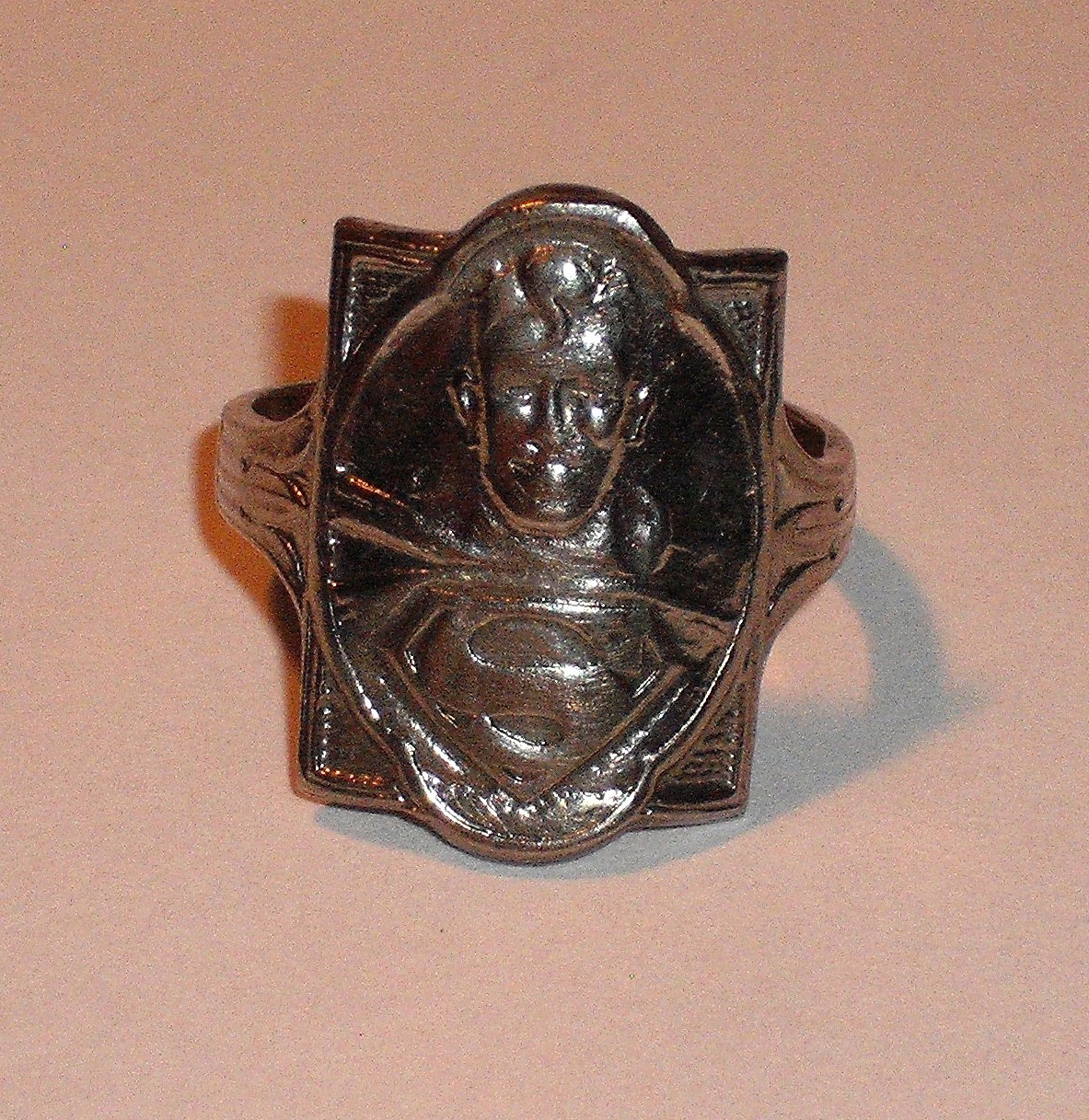 1946 SUPERMAN Crusader Ring - A Radio Show Premium from Kelloggs Cereal