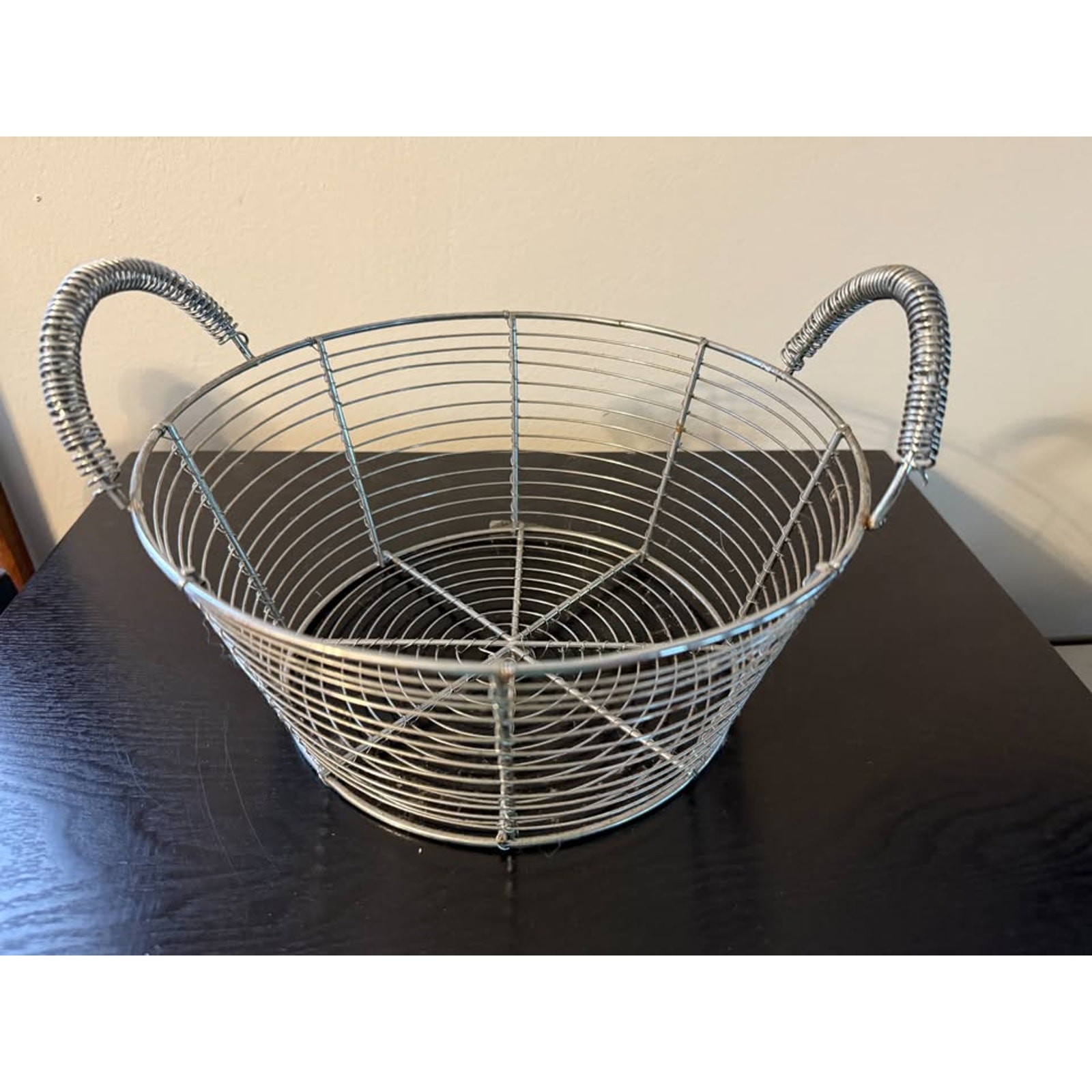 Round Metal Wire Handled Egg Fruit Basket