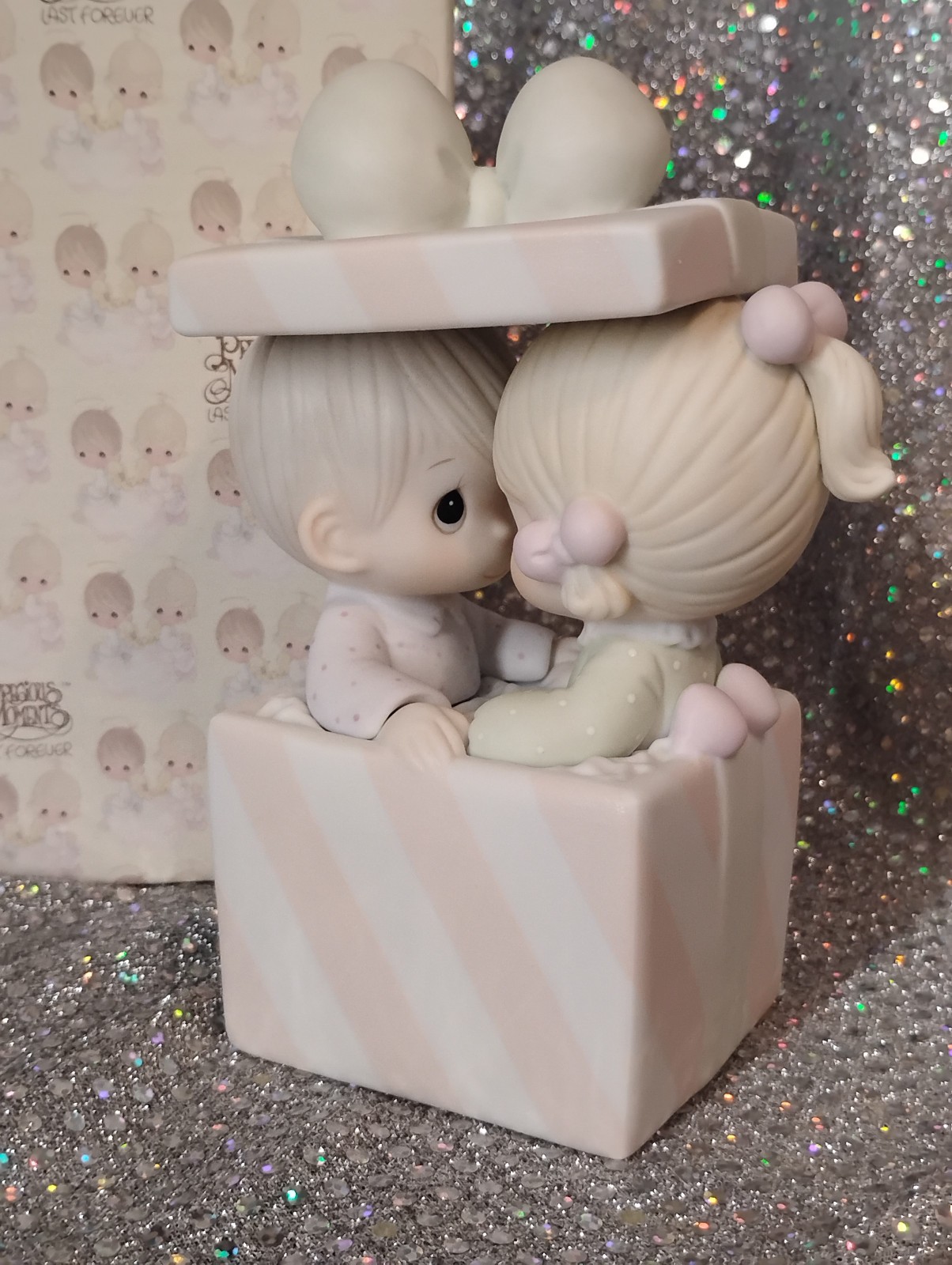 Precious Moments 101702 - “Our First Christmas Together” Music Box 1986 With Box Precious Moments 101702 - “Our First Christmas Together” Music Box 1986 With Box