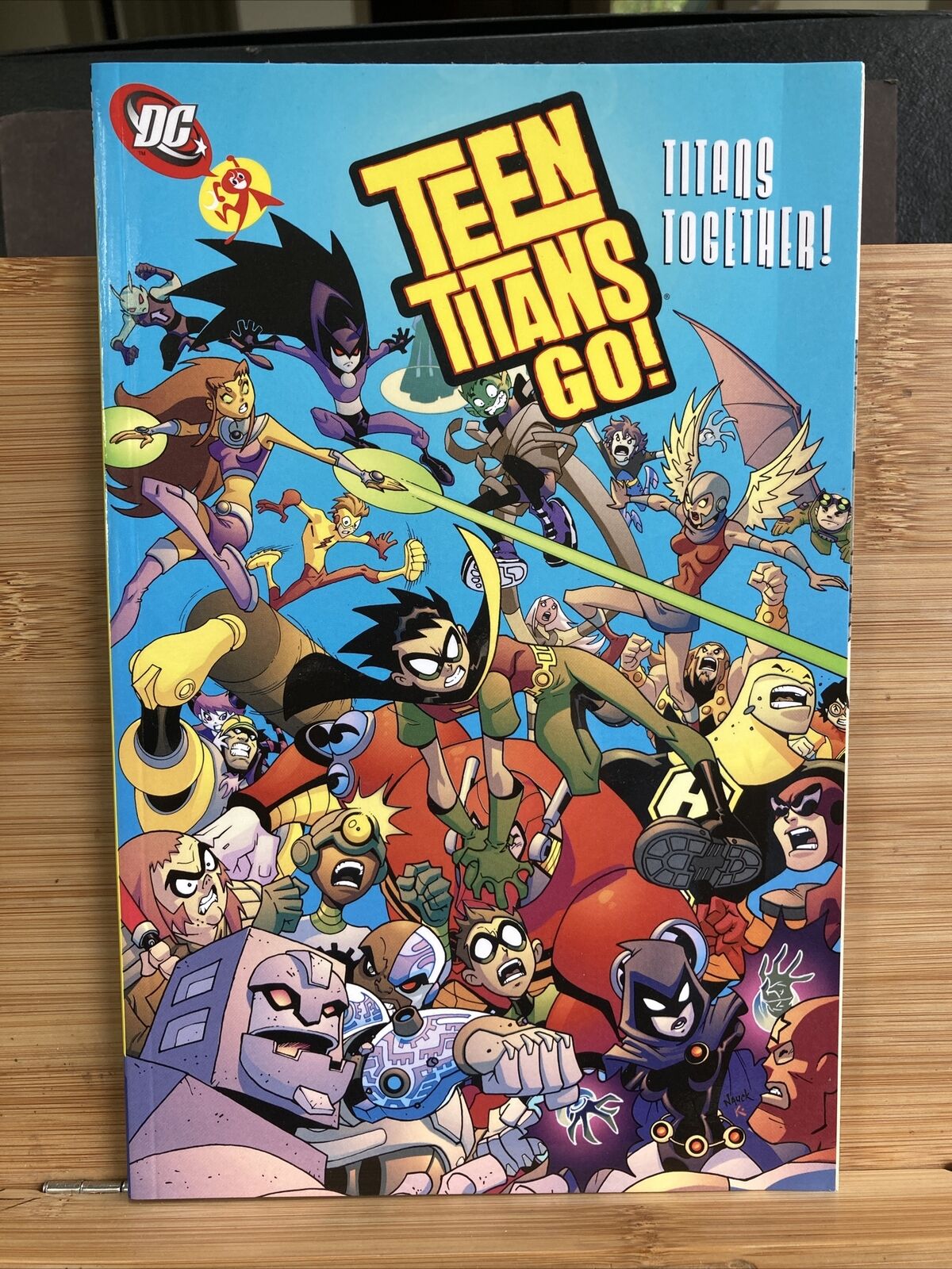 DC Comics Teen Titans Graphic Novel Go Titans Together BHQCCFF