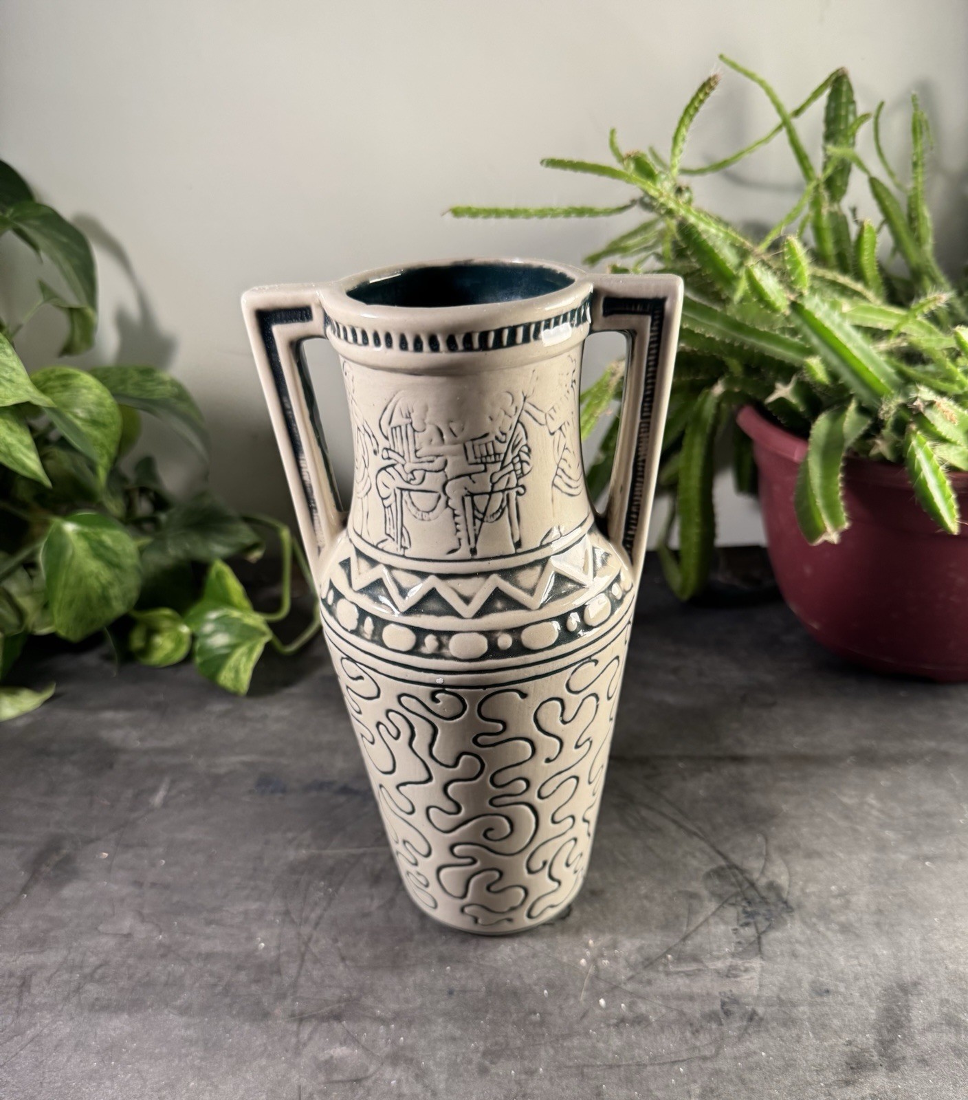 Vintage 1930s Red Wing Art Pottery Grecian Vase #159 Cream Dark Green Handled