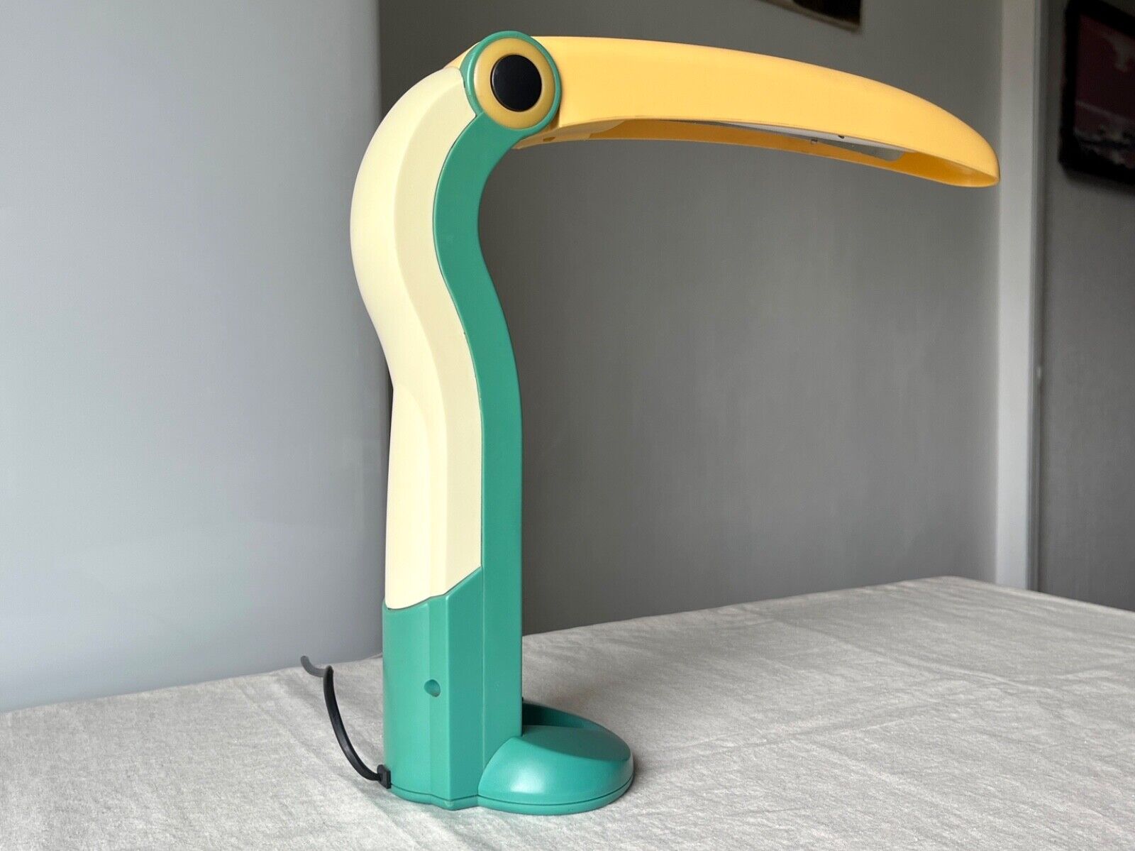 Toucan Table Lamp by H. T. Huang 1980s Vintage Mid-century modern light