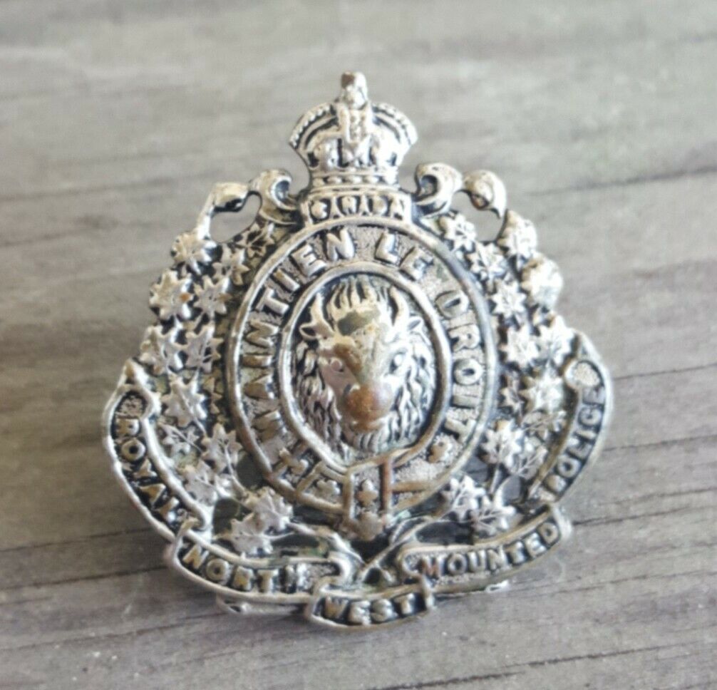 Officers Silver Plated Royal North West Mounted Police Collar Badge RNWMP Badge