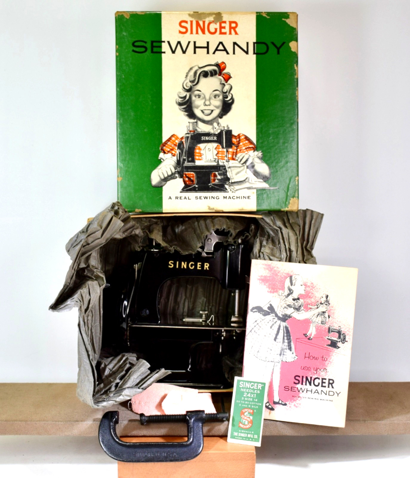 Vintage Singer Sewhandy Model 20 Toy Sewing Machine COMPLETE Box - NEAR MINT