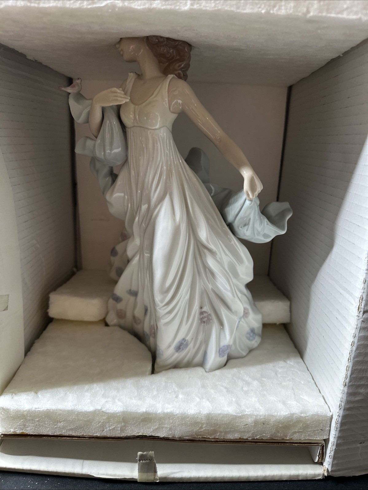 Lladro Figurine, Summer Serenade Bird, (6193) 12.5